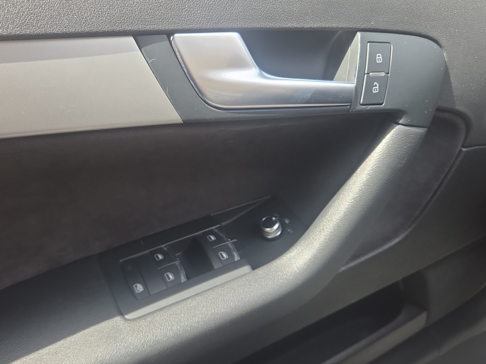 AUDI A3 Sportback 1.8 TFSI Ambition quattro-image-14