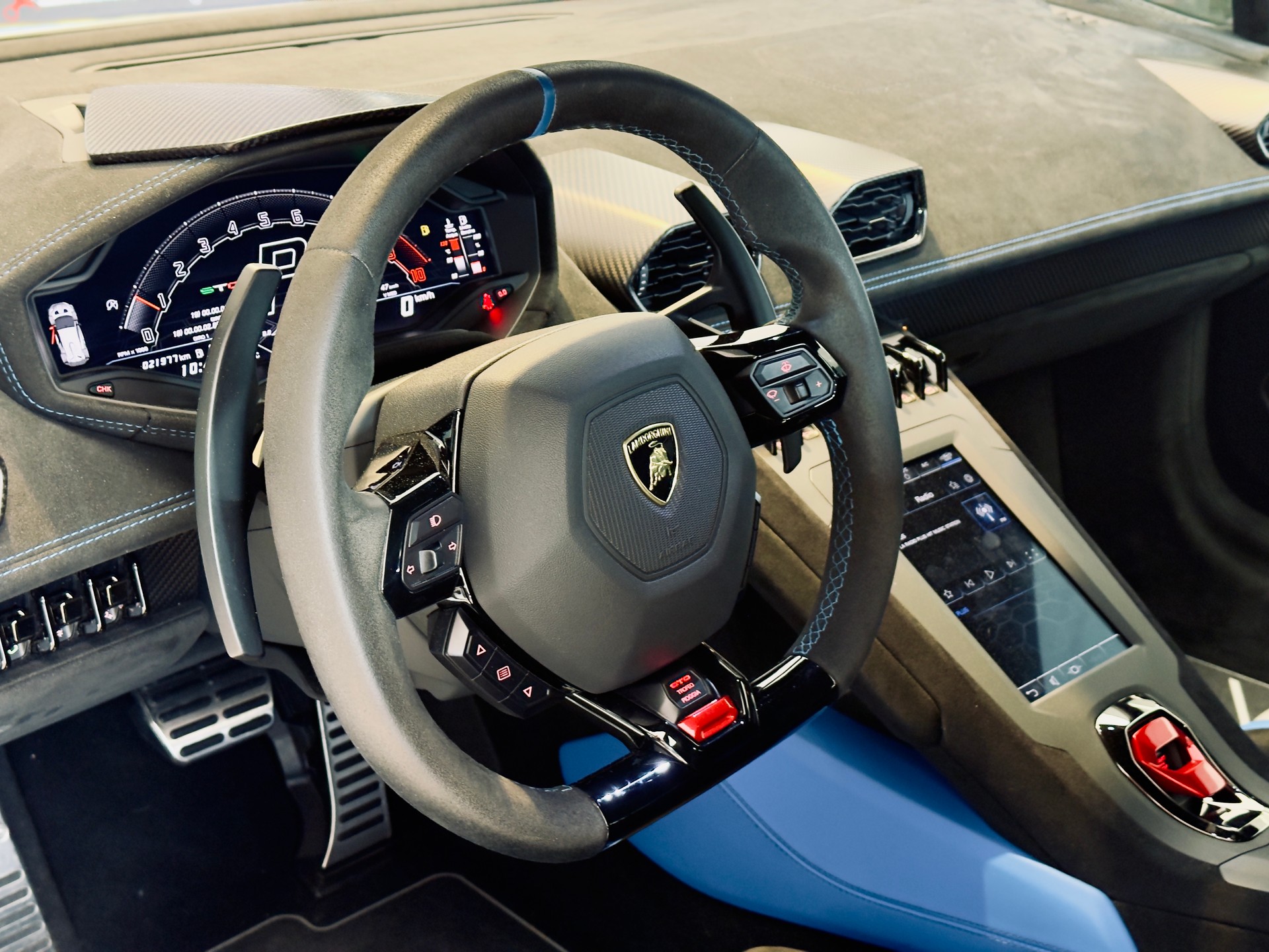 LAMBORGHINI STO Coupé DCT RWD-image-12