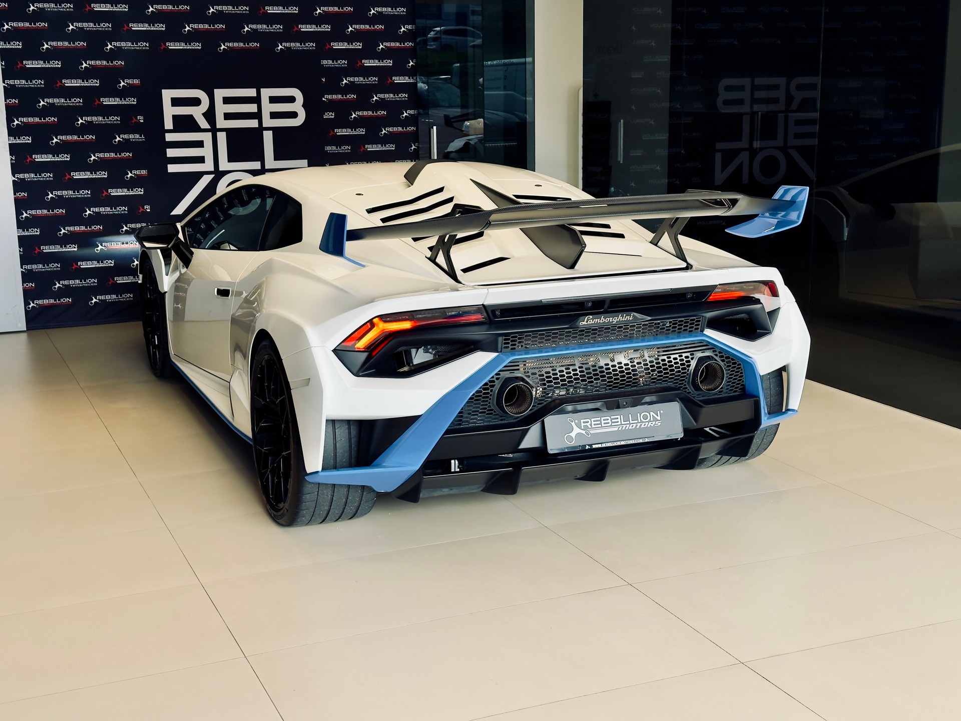 LAMBORGHINI STO Coupé DCT RWD-image-5