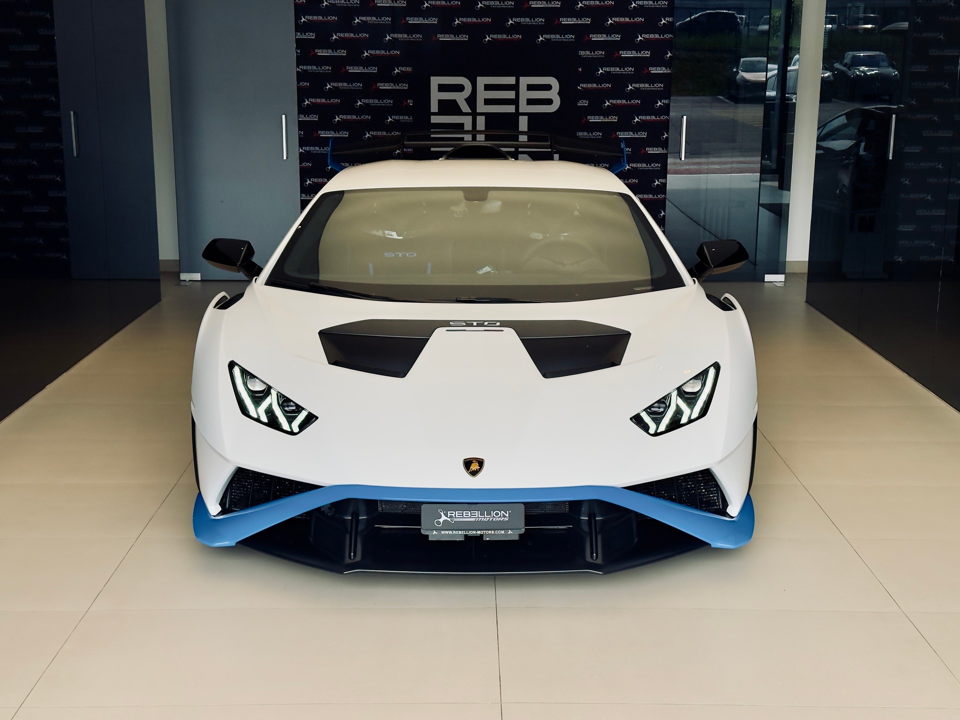 LAMBORGHINI STO Coupé DCT RWD-showroom-element-1