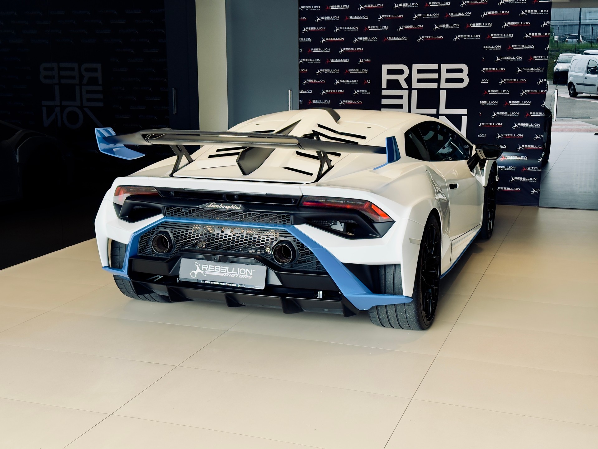 LAMBORGHINI STO Coupé DCT RWD-showroom-element-3