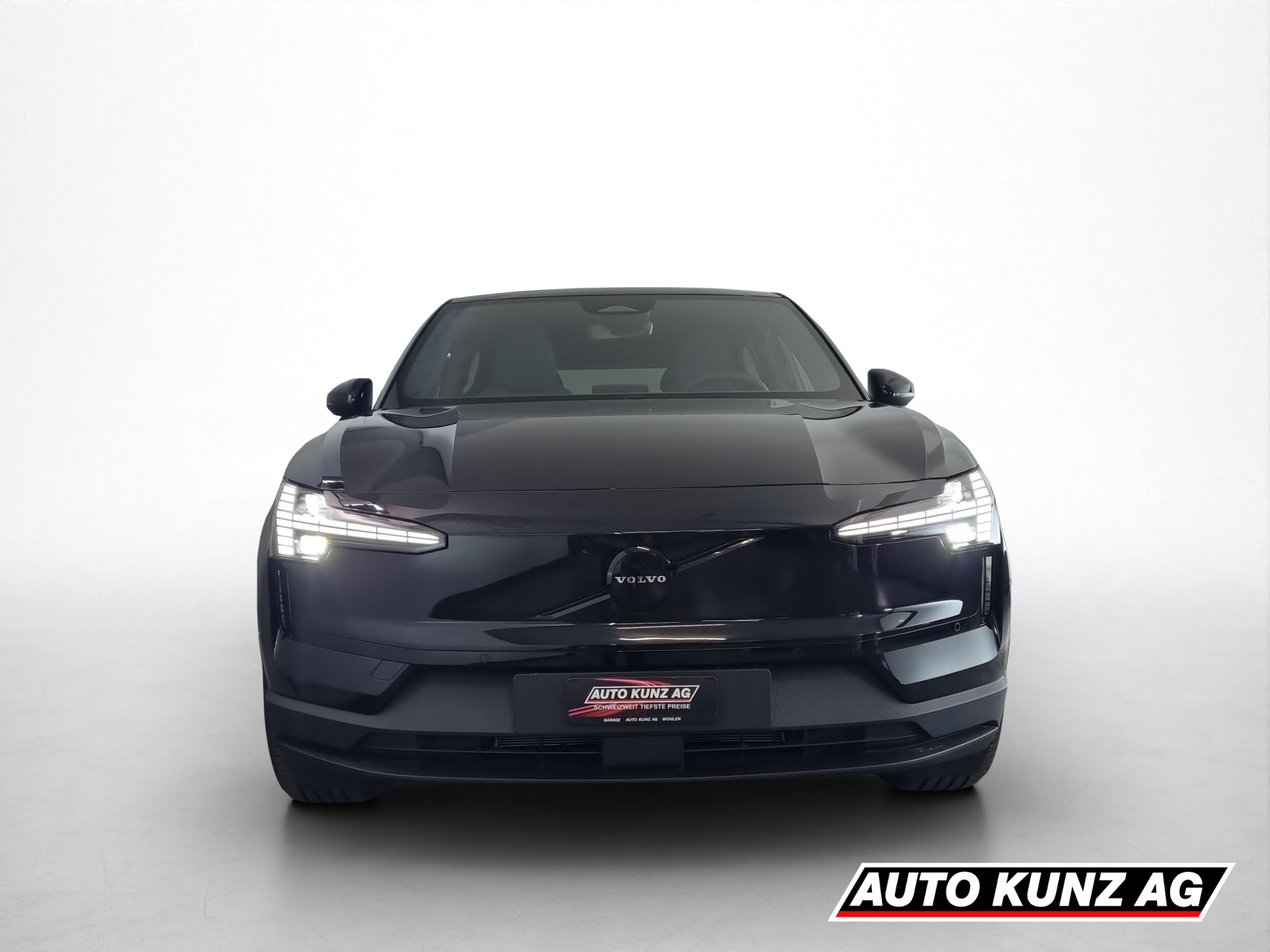 VOLVO EX 30 Twin Motor Performance Plus AWD-image-1