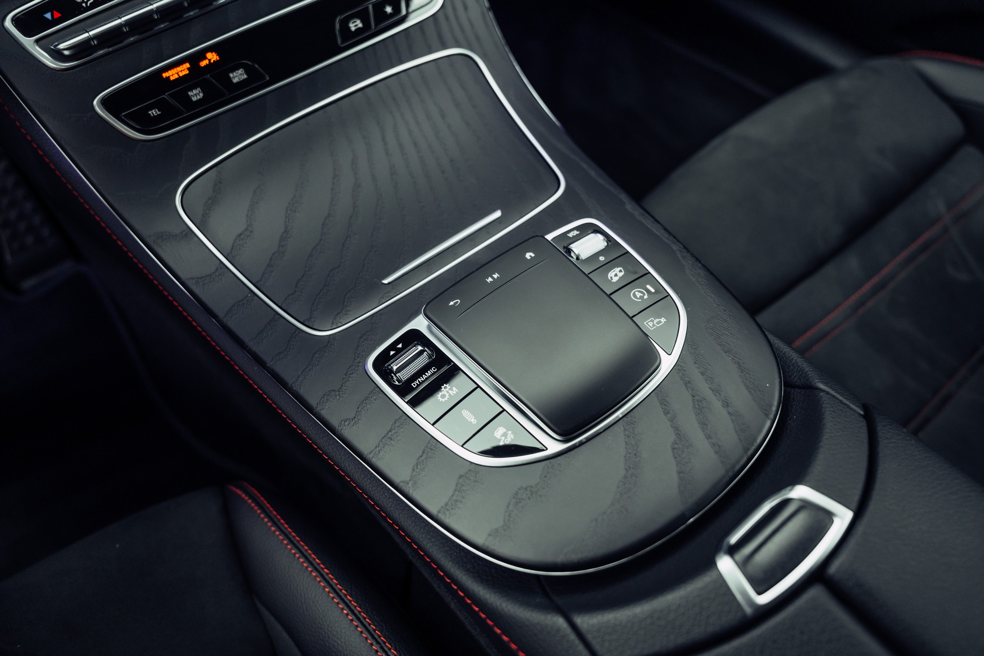 MERCEDES-BENZ E 53 Coupé AMG 4Matic+ 9G-Speedshift TCT-image-11