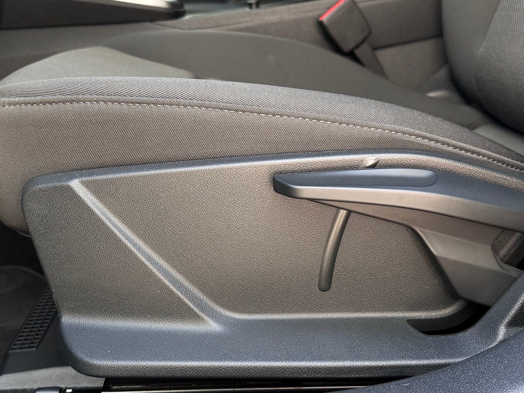 AUDI A3 Sportback 35 TFSI Attraction S-tronic-image-12