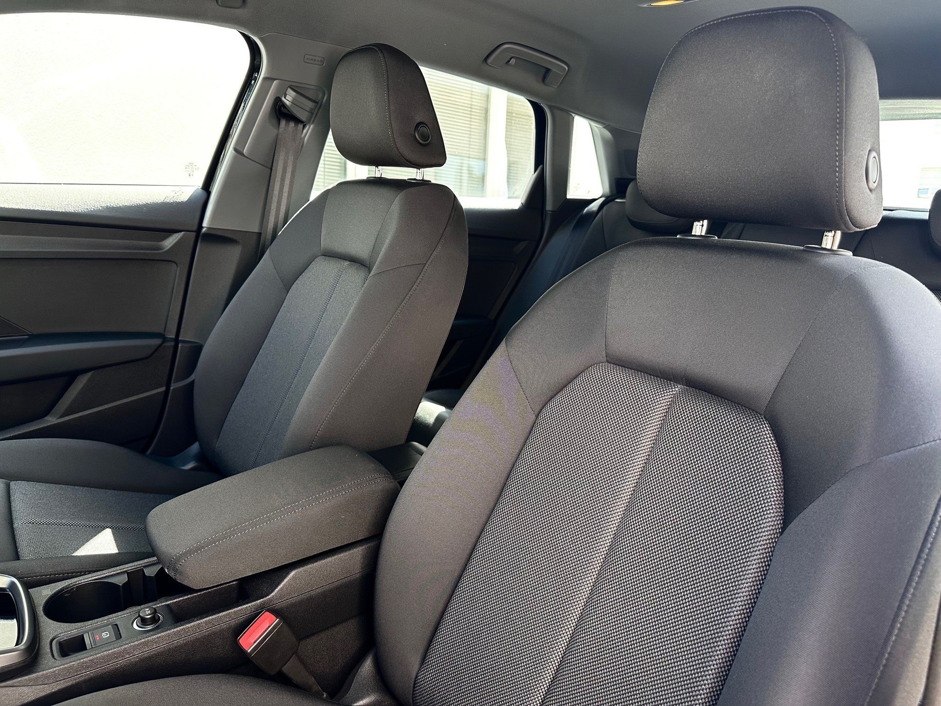 AUDI A3 Sportback 35 TFSI Attraction S-tronic-image-8