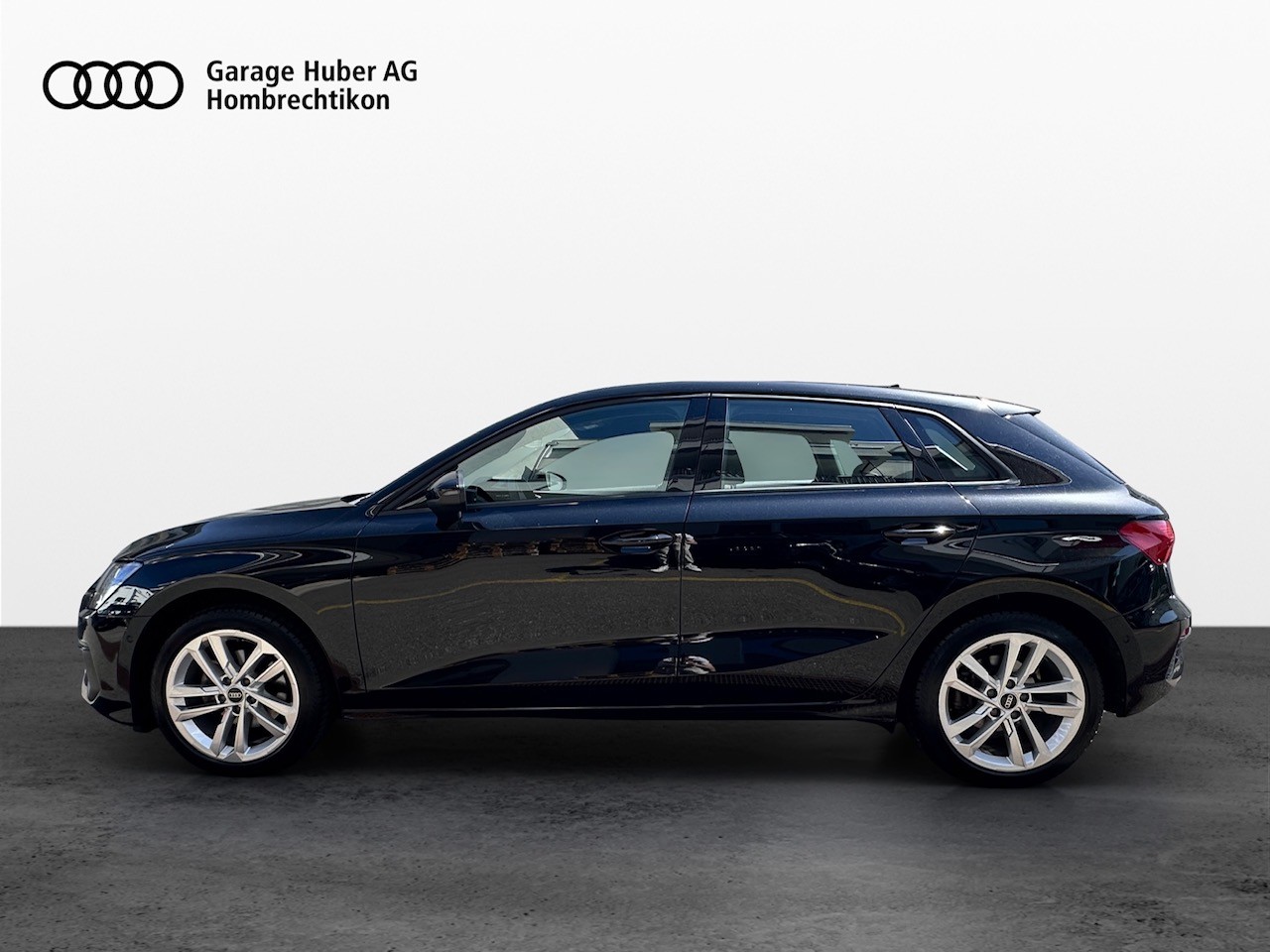 AUDI A3 Sportback 35 TFSI Attraction S-tronic-image-2