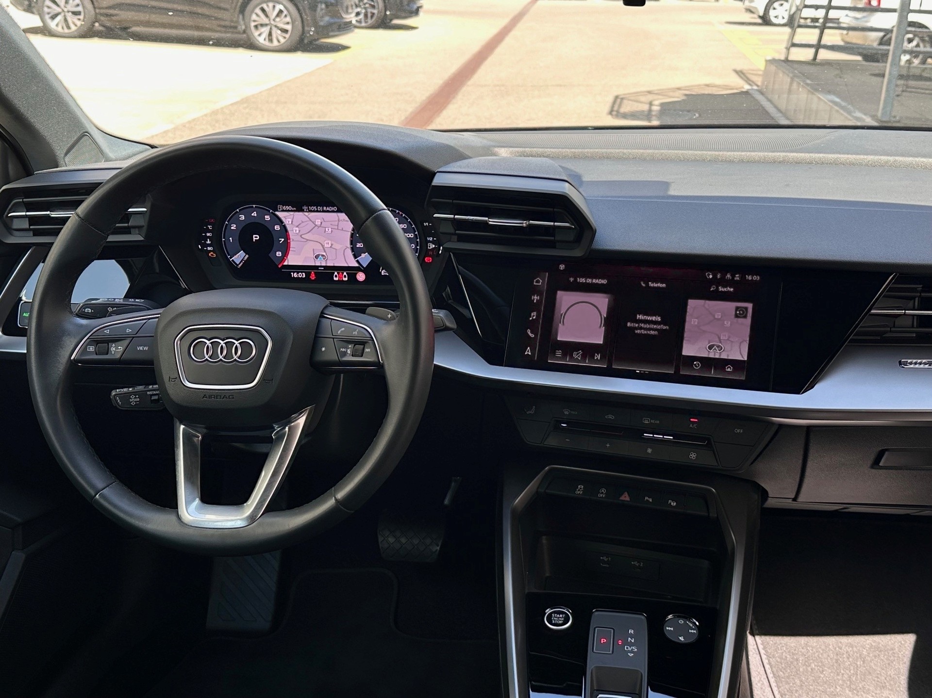 AUDI A3 Sportback 35 TFSI Attraction S-tronic-image-4