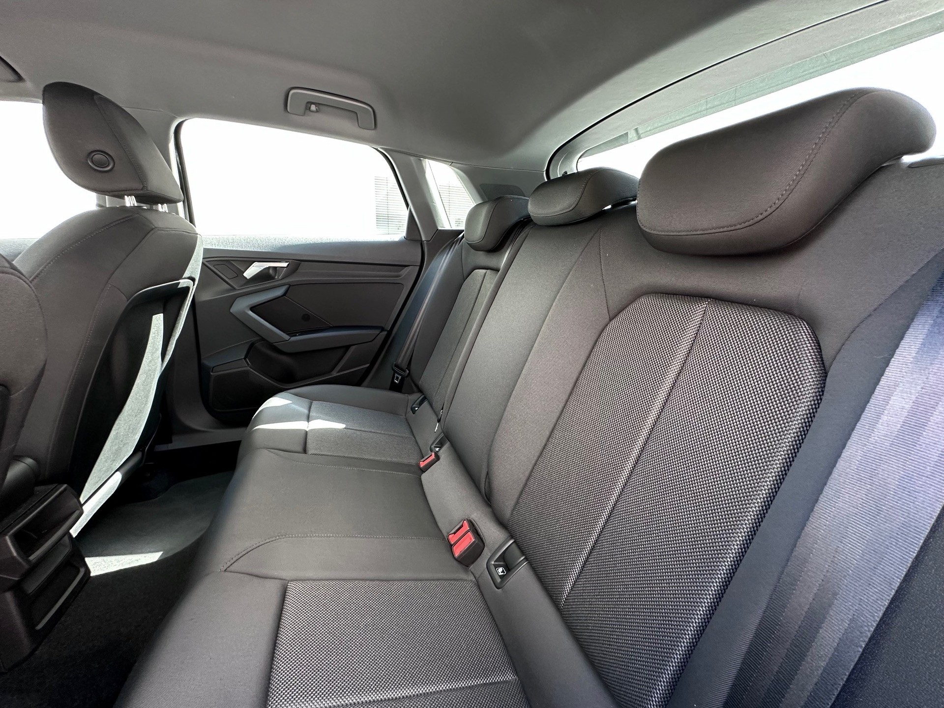 AUDI A3 Sportback 35 TFSI Attraction S-tronic-image-9