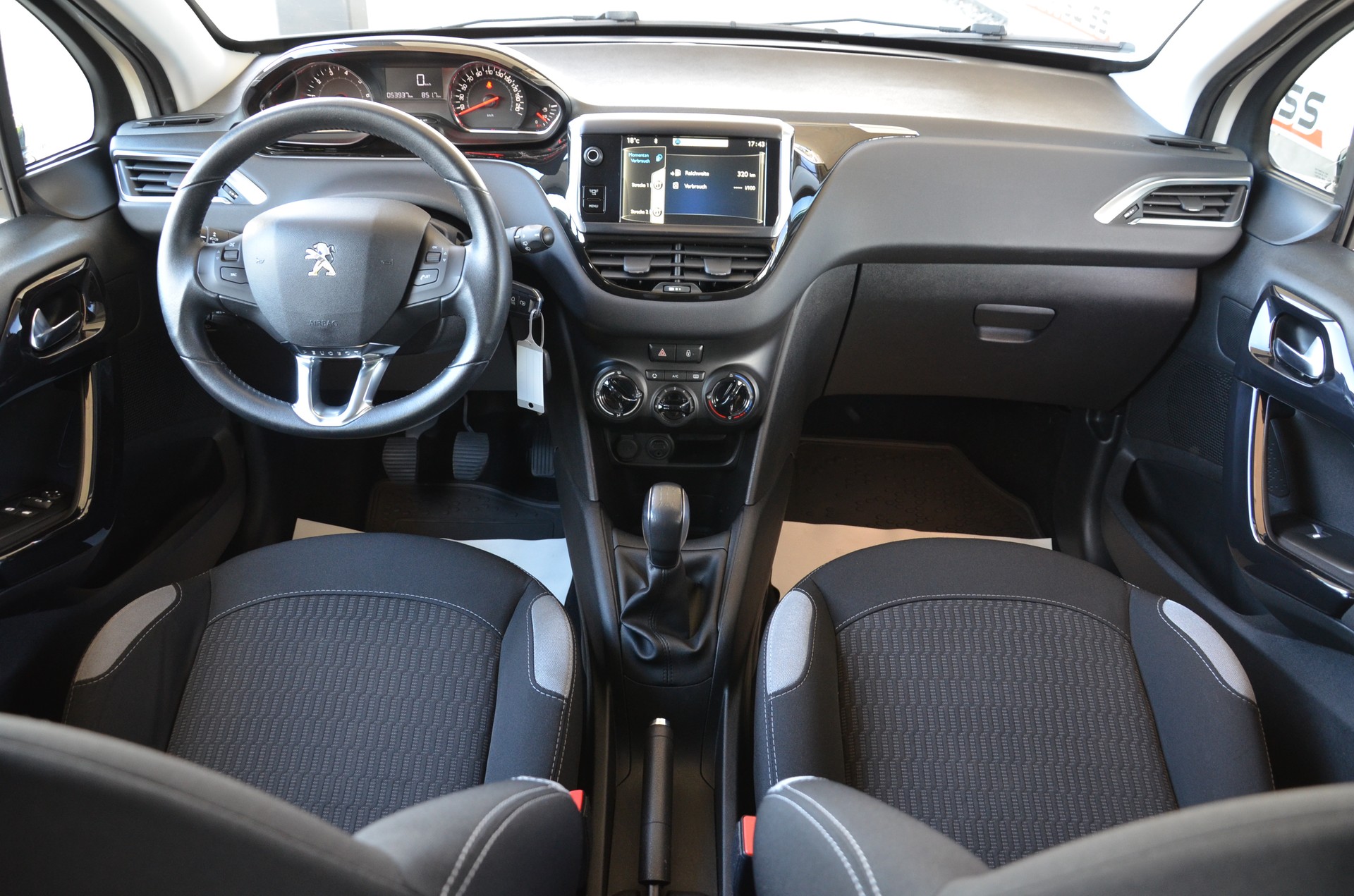 PEUGEOT 208 1.2 VTI Style*Ab MFK,1 Jahr oder 20'000km Garantie*-image-10