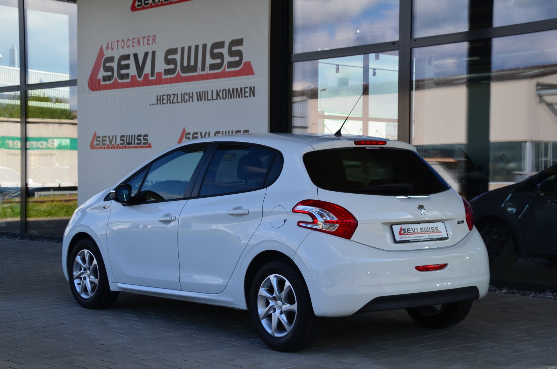 PEUGEOT 208 1.2 VTI Style*Ab MFK,1 Jahr oder 20'000km Garantie*-image-6