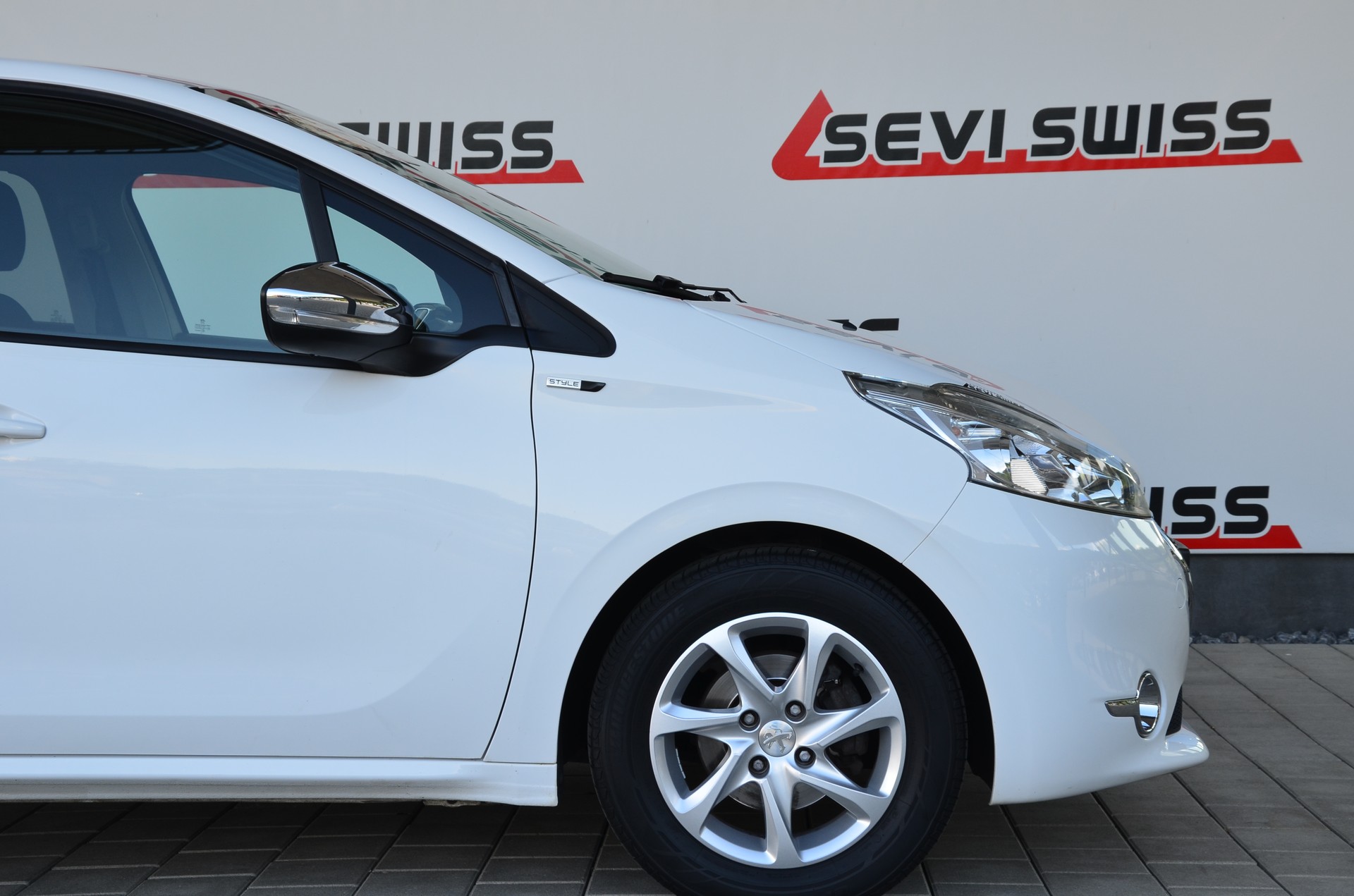 PEUGEOT 208 1.2 VTI Style*Ab MFK,1 Jahr oder 20'000km Garantie*-image-3