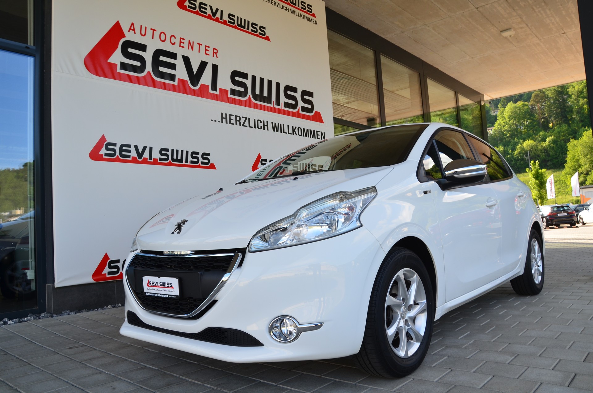 PEUGEOT 208 1.2 VTI Style*Ab MFK,1 Jahr oder 20'000km Garantie*-image-15