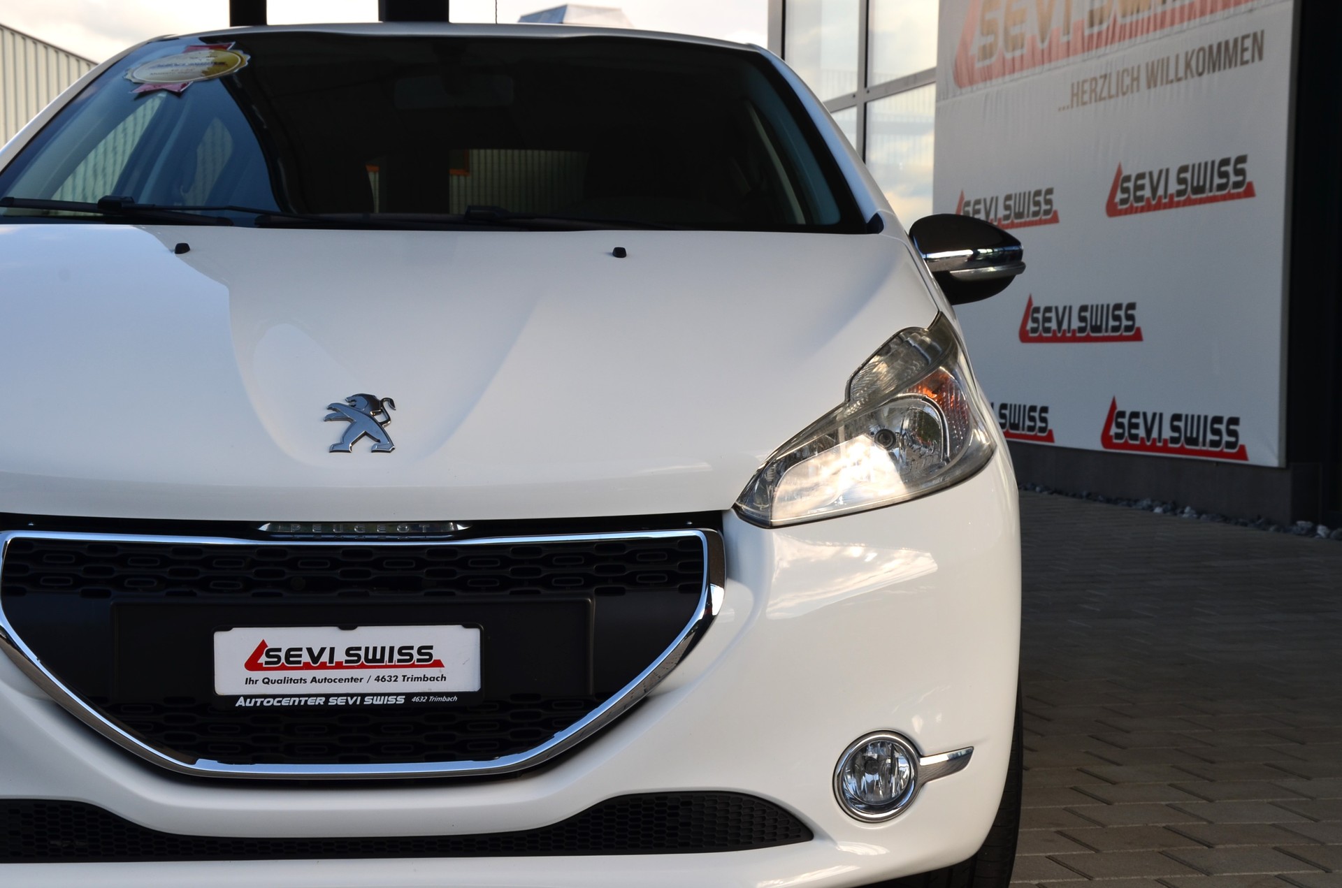 PEUGEOT 208 1.2 VTI Style*Ab MFK,1 Jahr oder 20'000km Garantie*-image-2