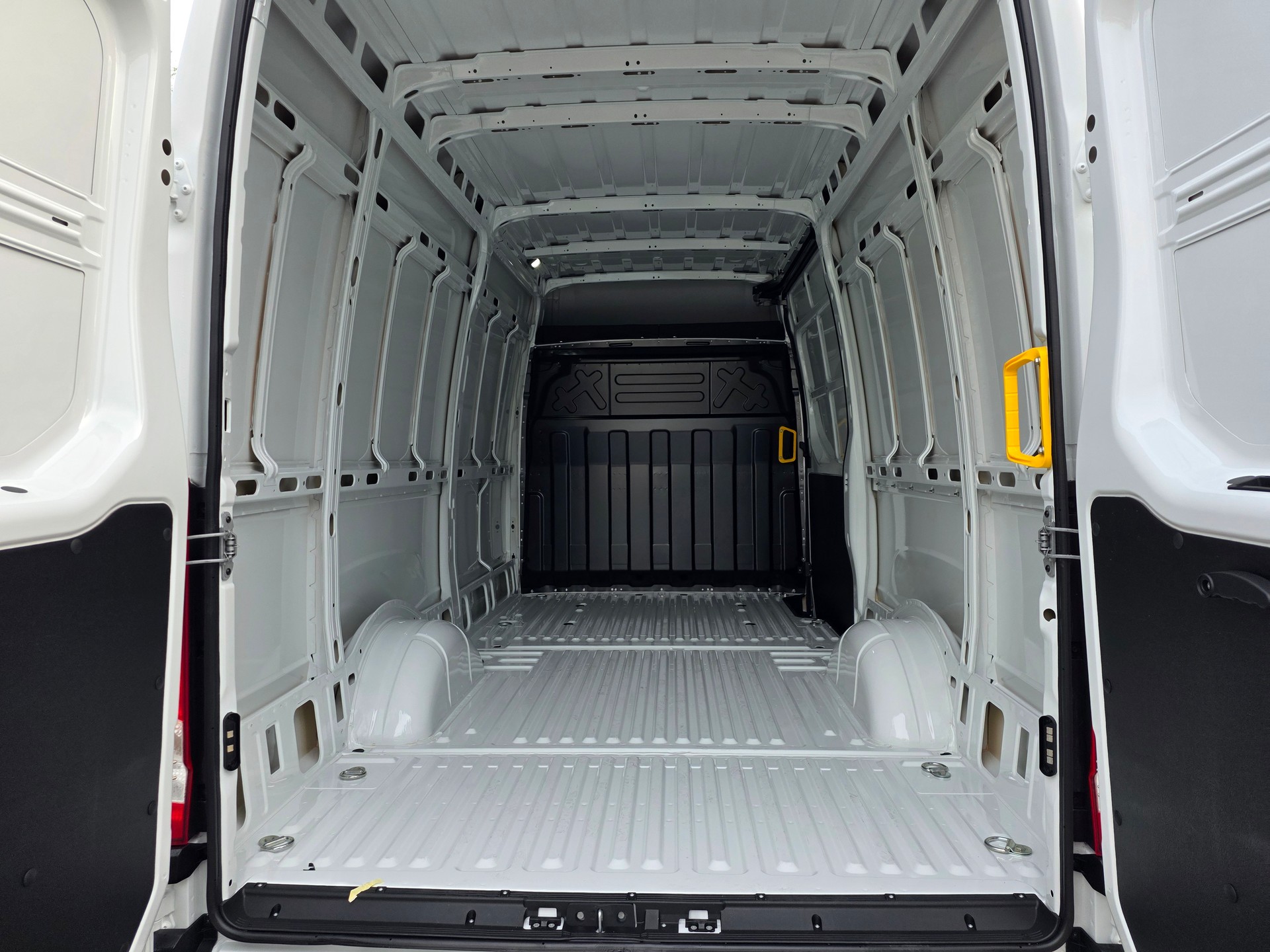 IVECO 35 S 16 A8 V-image-10