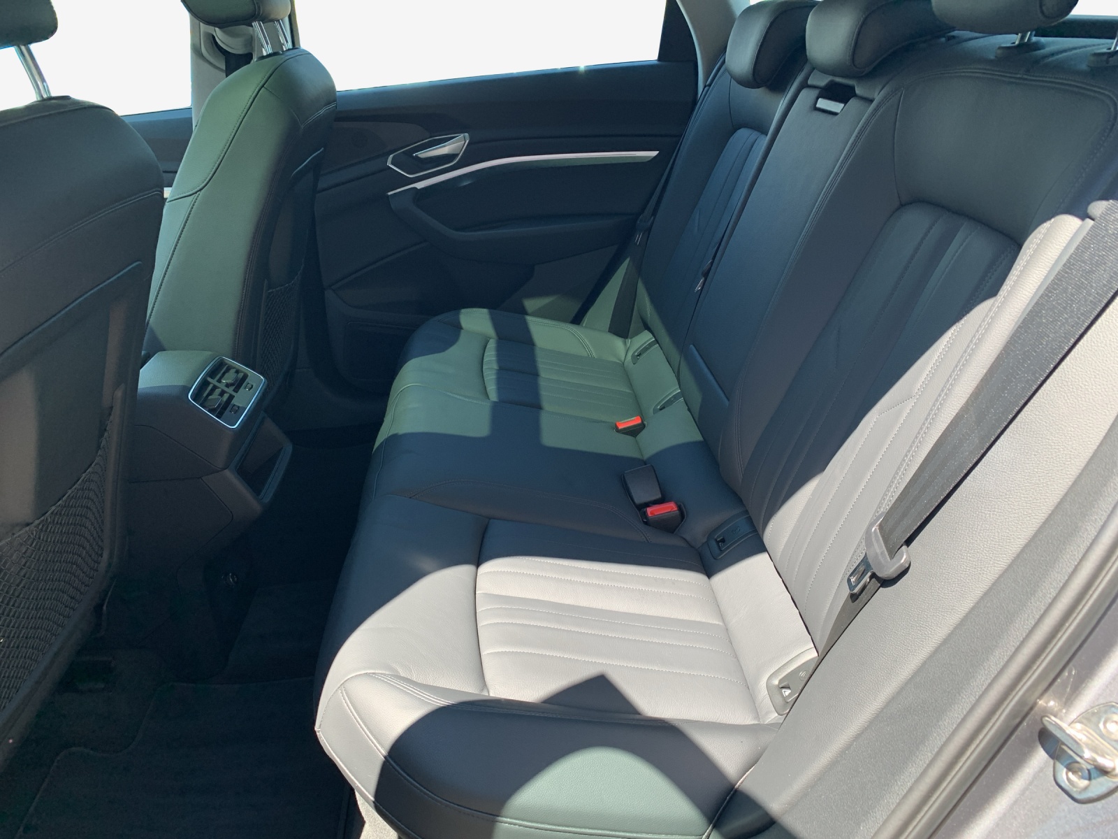 AUDI e-tron 55 Sportback quattro-image-13