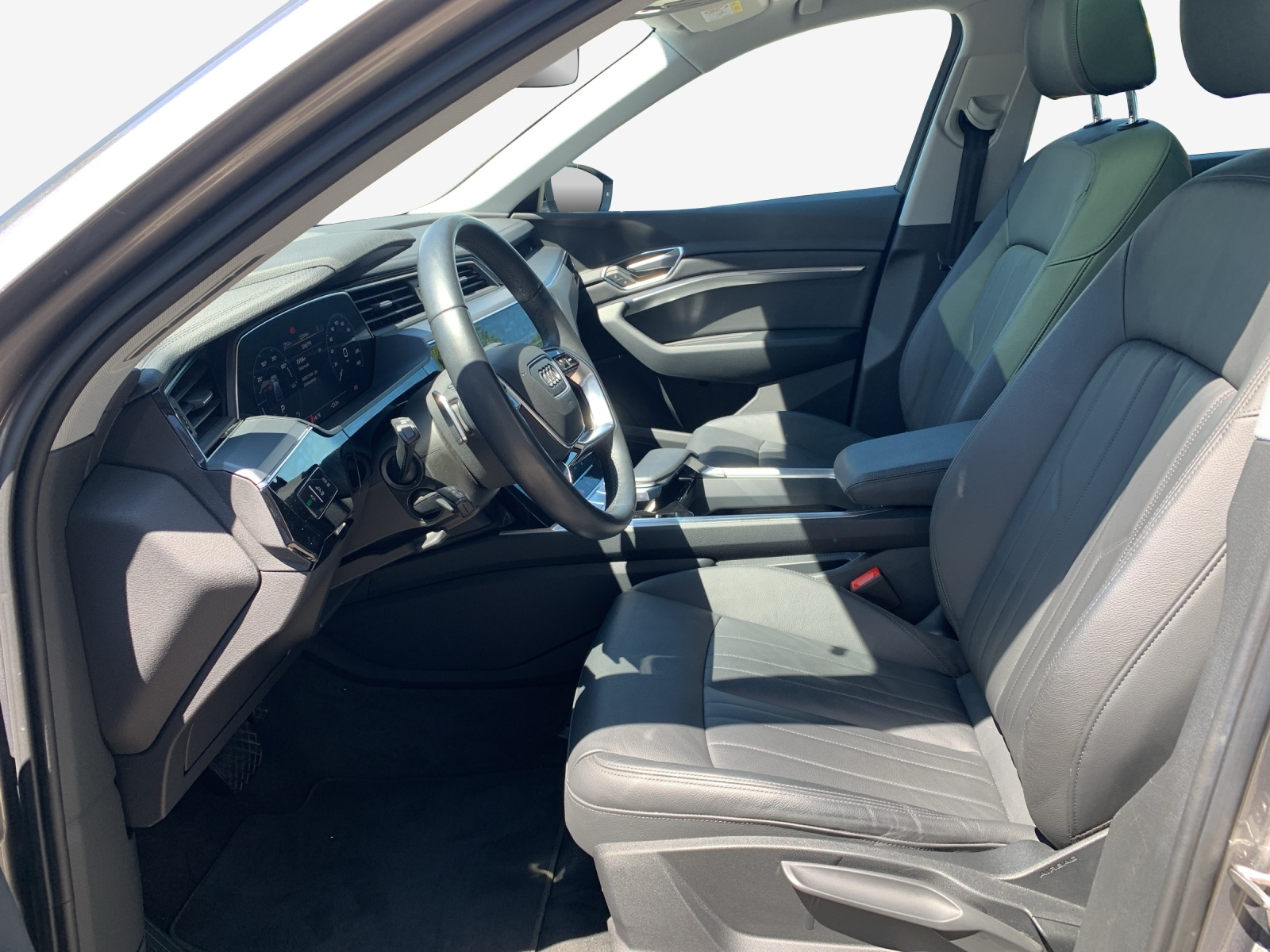 AUDI e-tron 55 Sportback quattro-image-9
