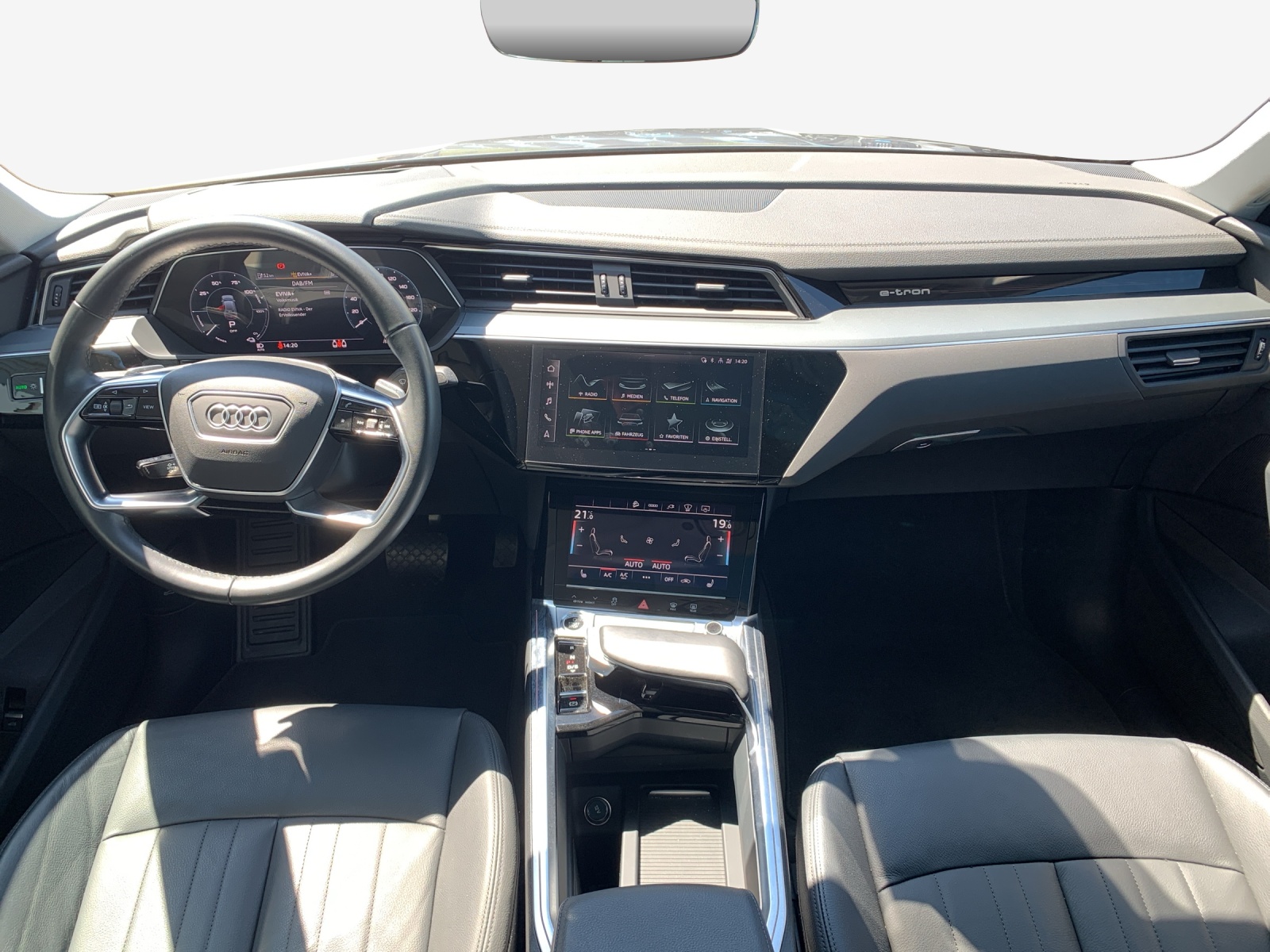 AUDI e-tron 55 Sportback quattro-image-10