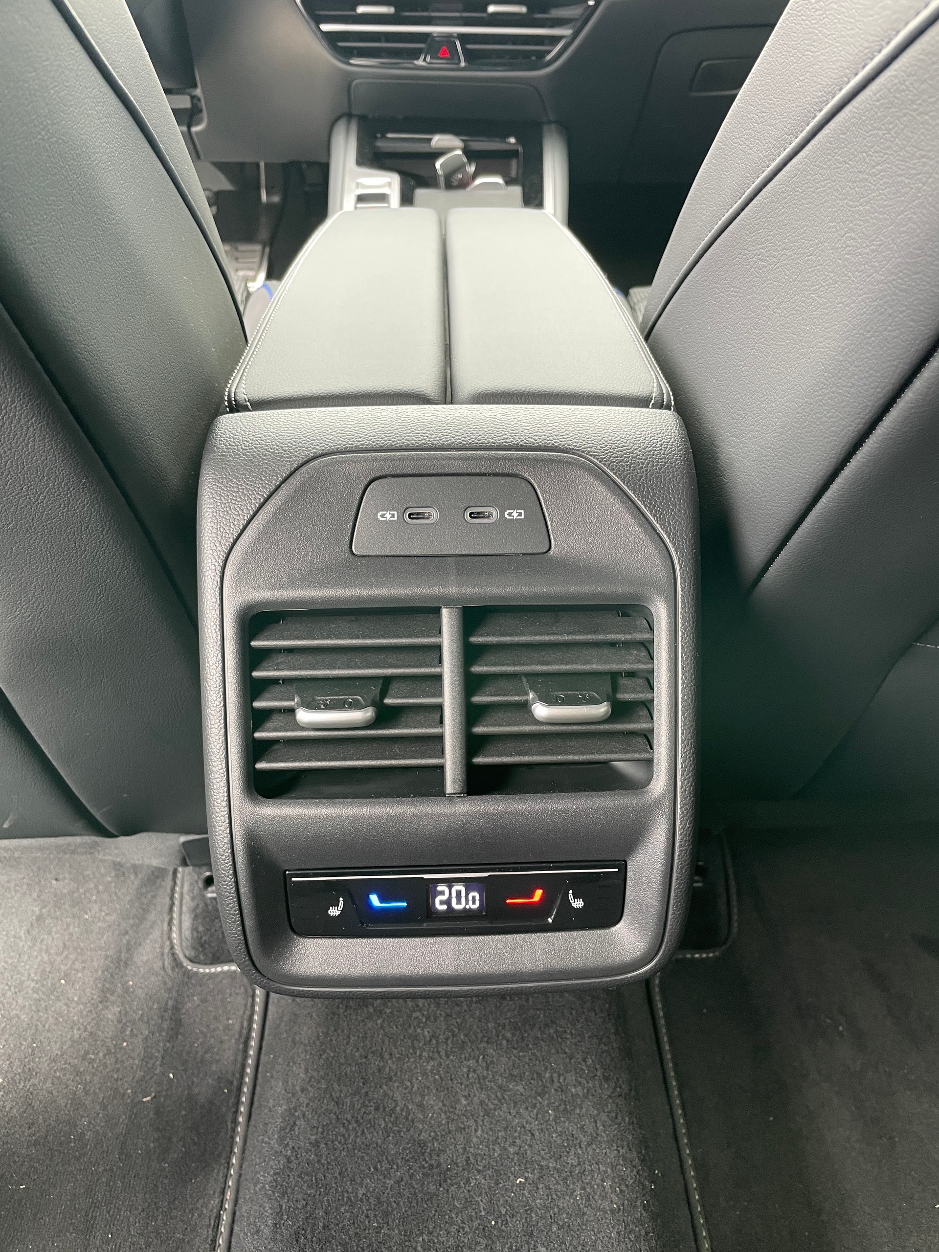 VW Passat SC 1.5 eTSI 150 DSG R-Line inkl. Park & Comfort mit Safe-Sicherung-image-17