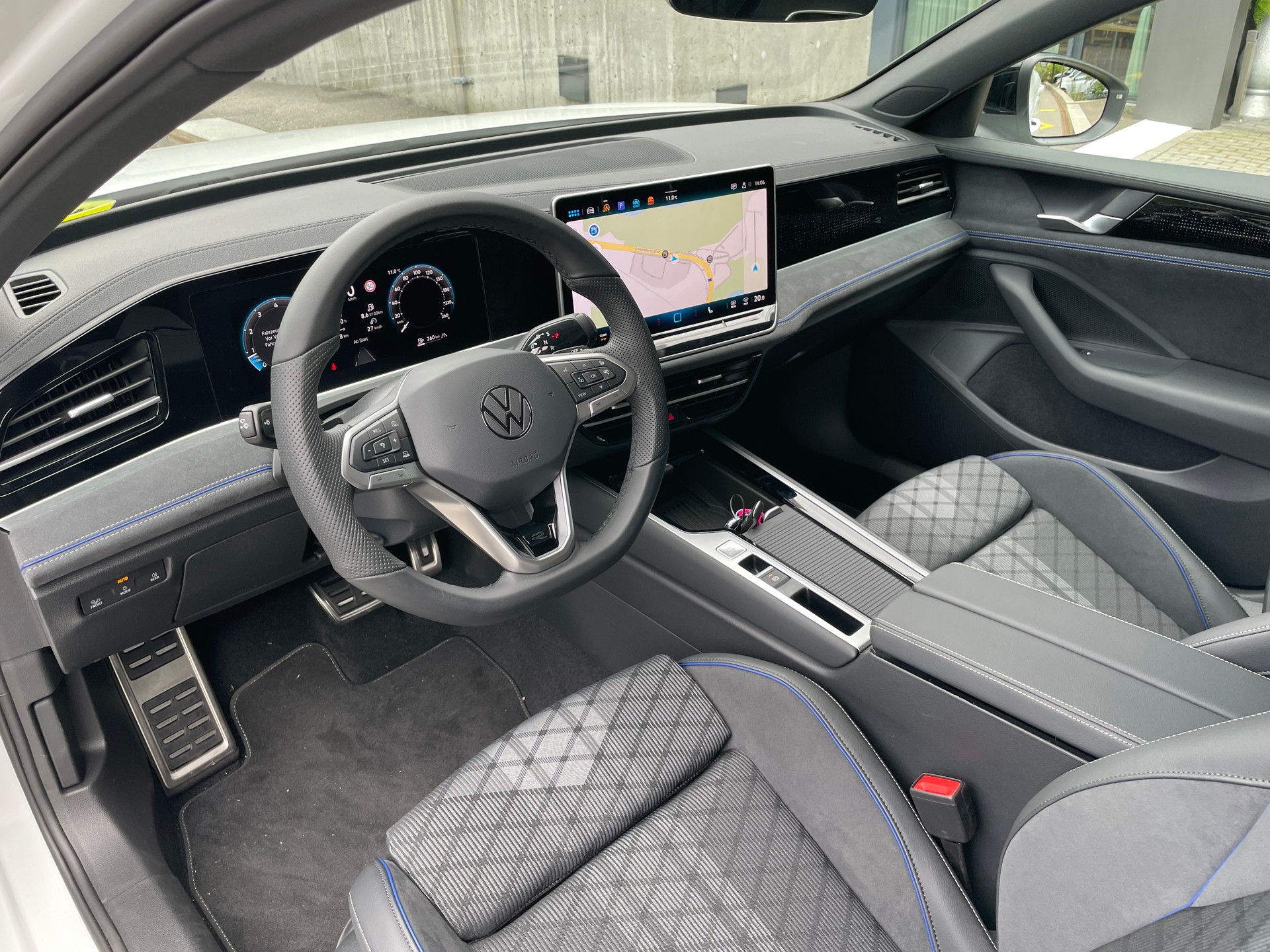VW Passat SC 1.5 eTSI 150 DSG R-Line inkl. Park & Comfort mit Safe-Sicherung-image-9