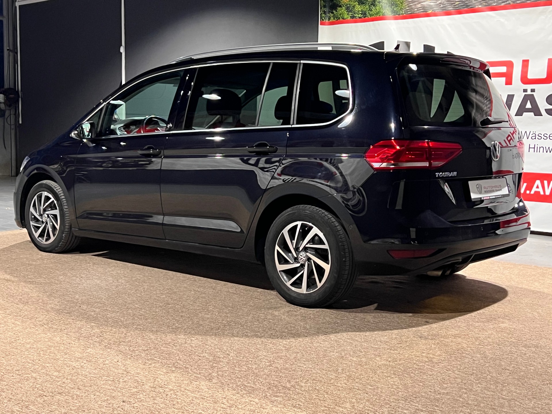 VW Touran 1.4 TSI BlueMotion Technology Sound DSG-image-5