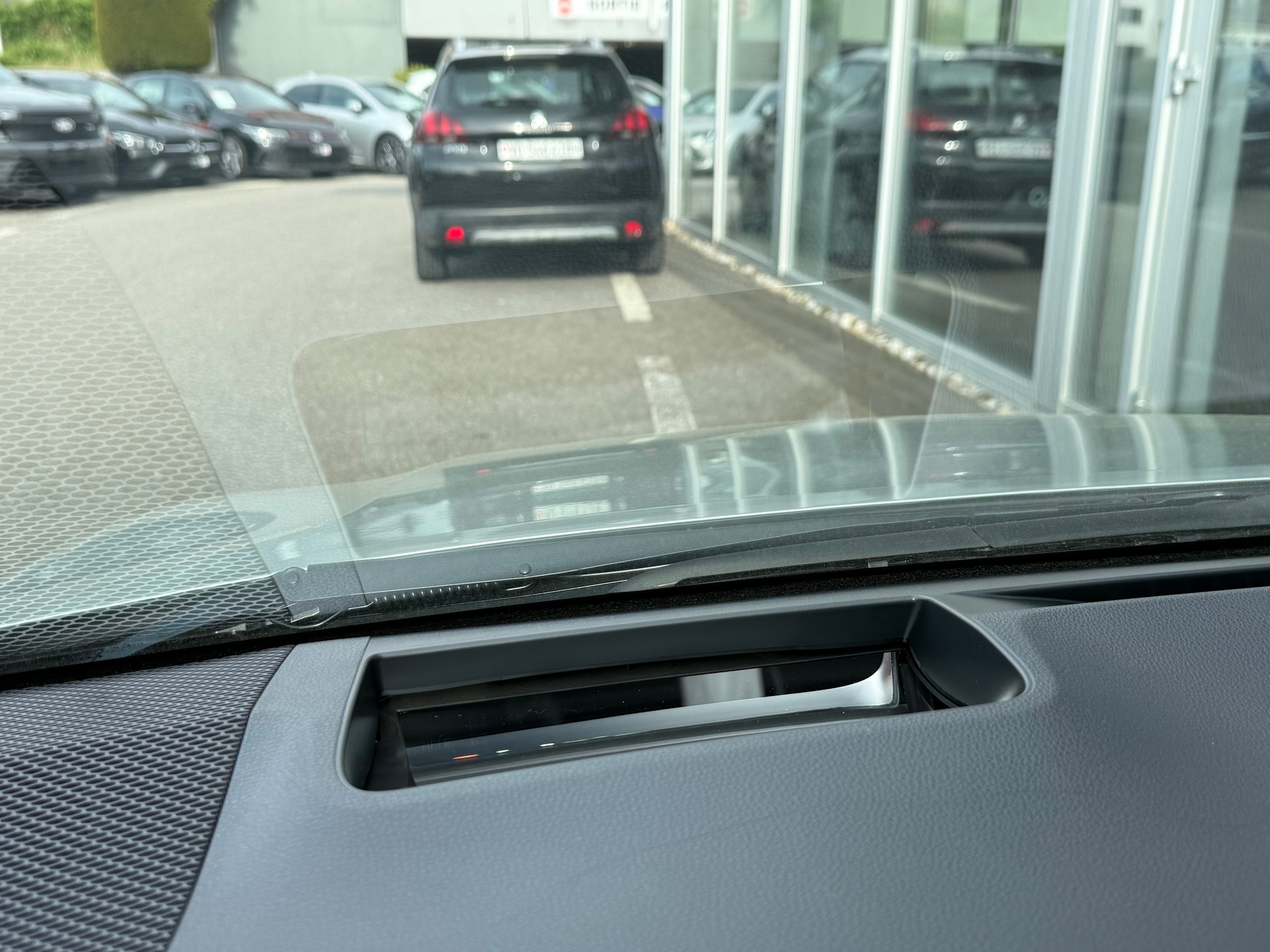 TOYOTA Corolla Touring Sports 2.0 HSD GR Sport e-CVT-image-15