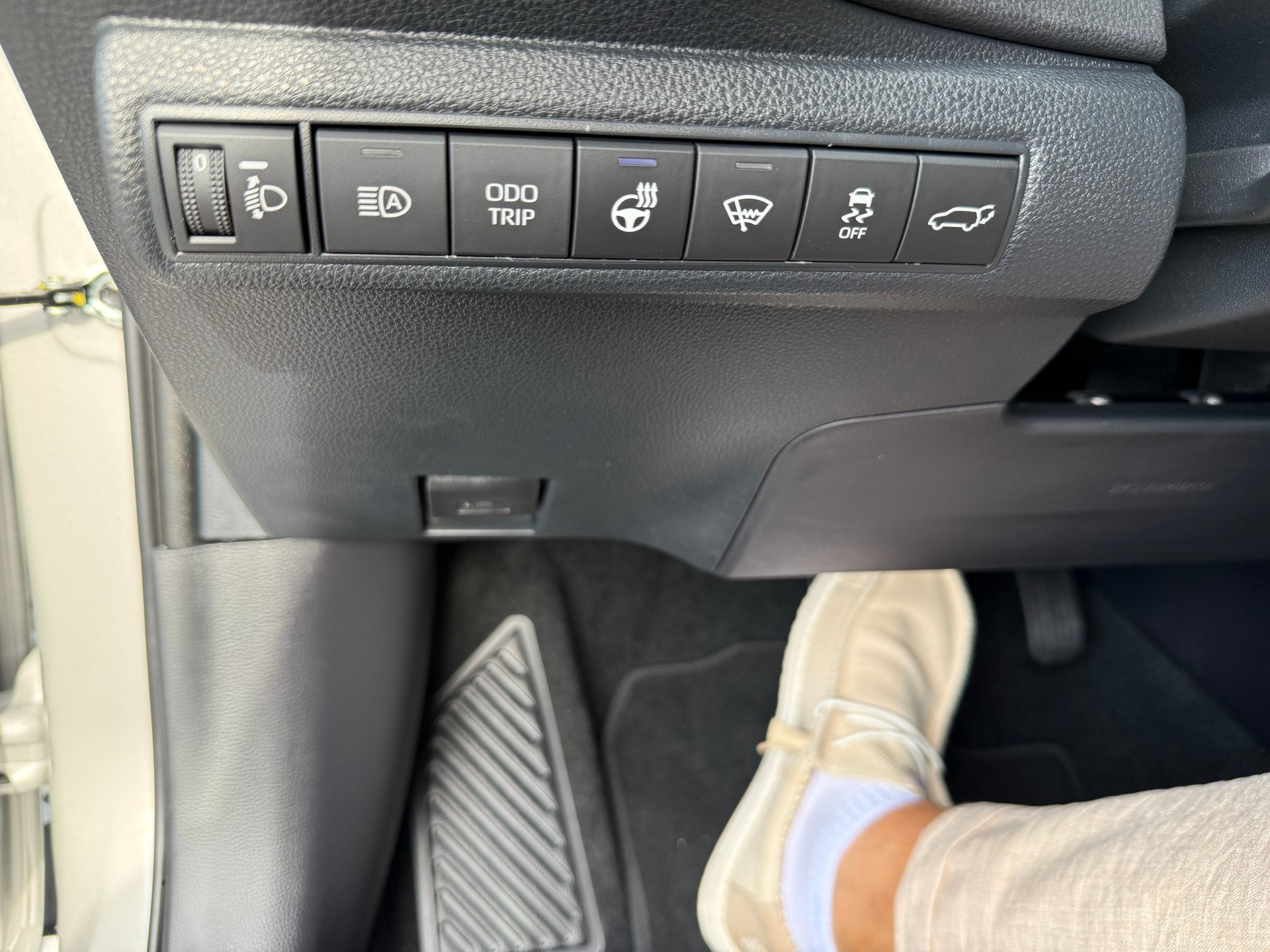 TOYOTA Corolla Touring Sports 2.0 HSD GR Sport e-CVT-image-19