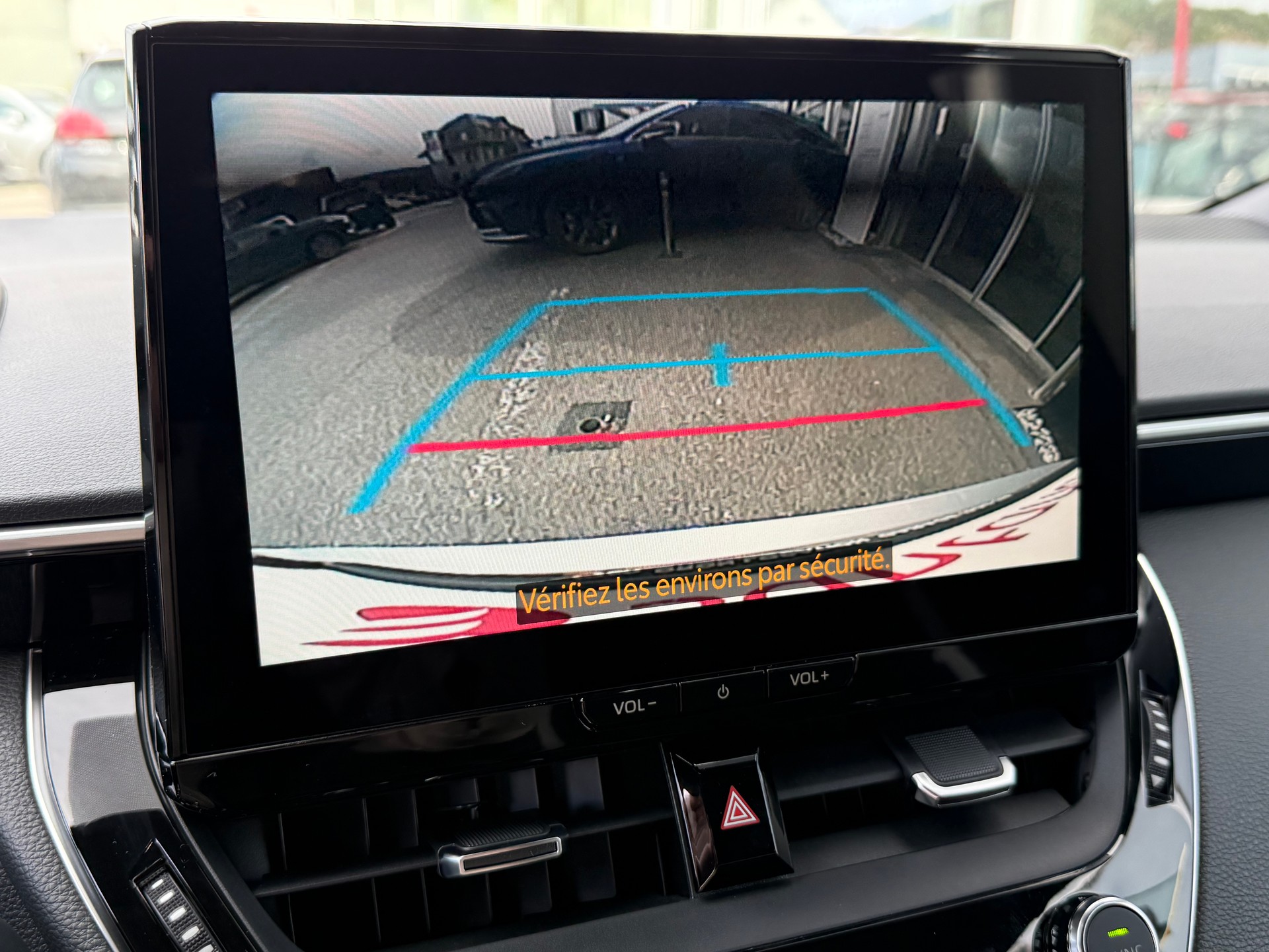 TOYOTA Corolla Touring Sports 2.0 HSD GR Sport e-CVT-image-25