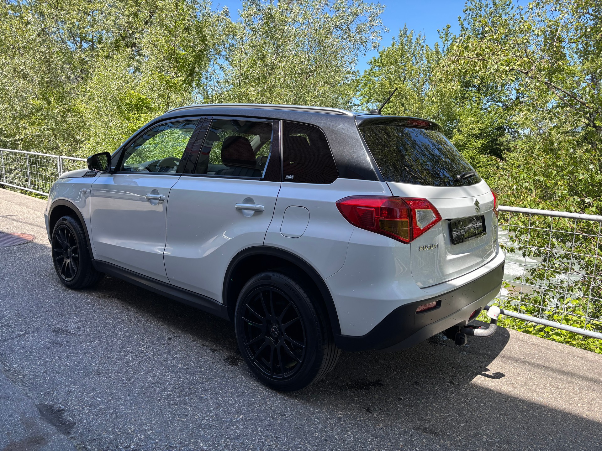 SUZUKI Vitara 1.6 TD Compact Top-showroom-element-2