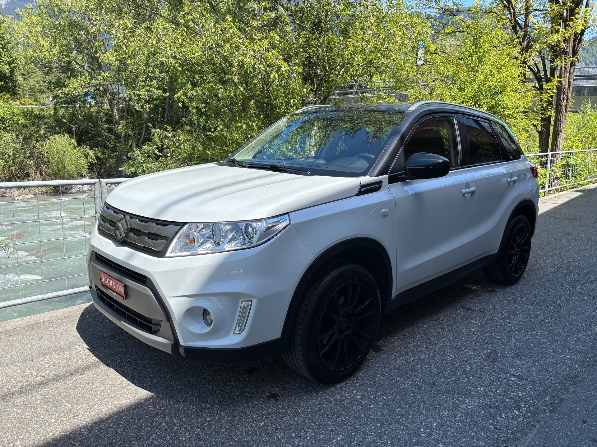 SUZUKI Vitara 1.6 TD Compact Top-showroom-element-1