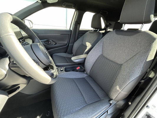 TOYOTA Yaris Cross 1.5 Trend AWD-image-8