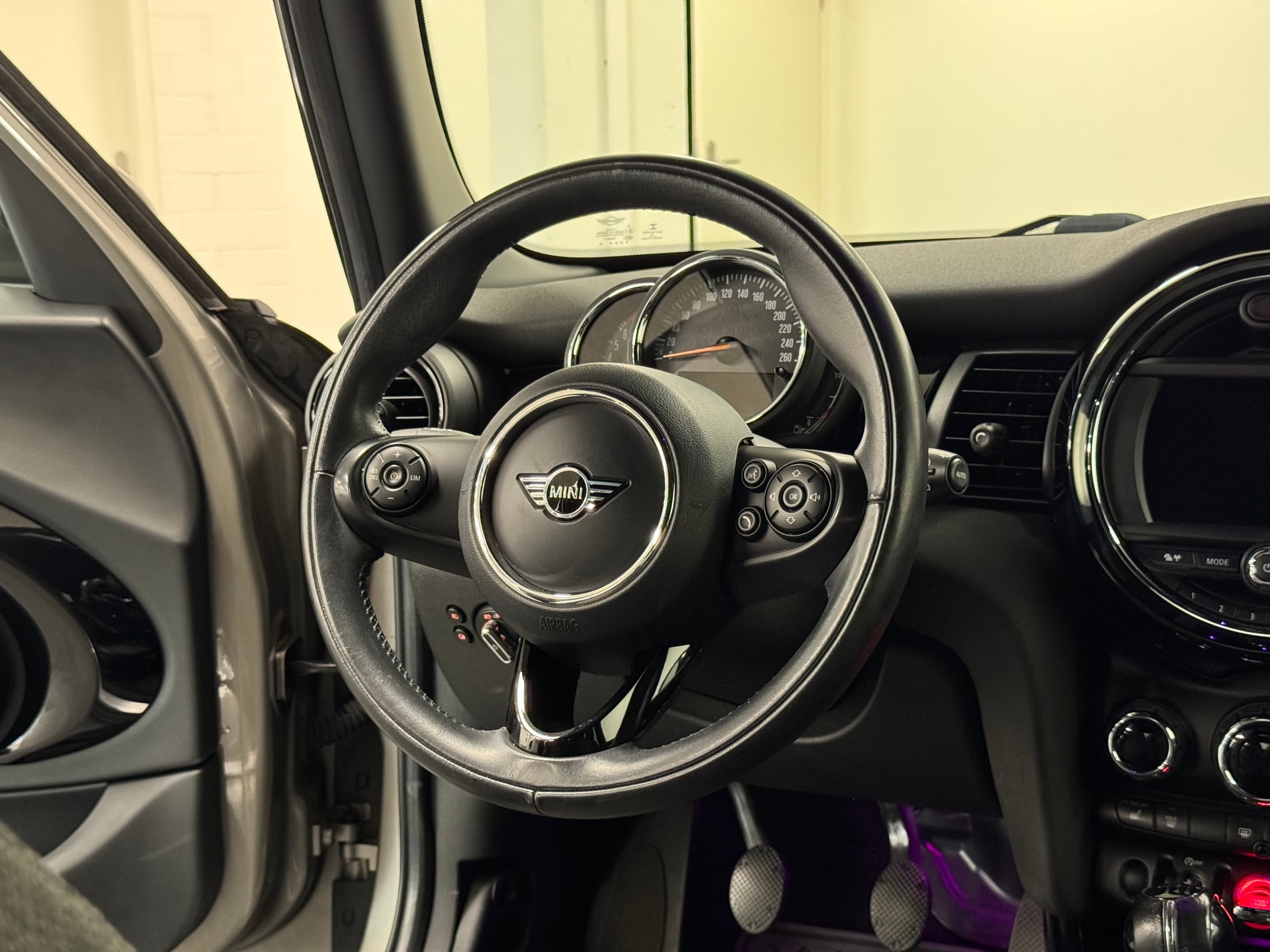 MINI Cooper Blackyard-image-5