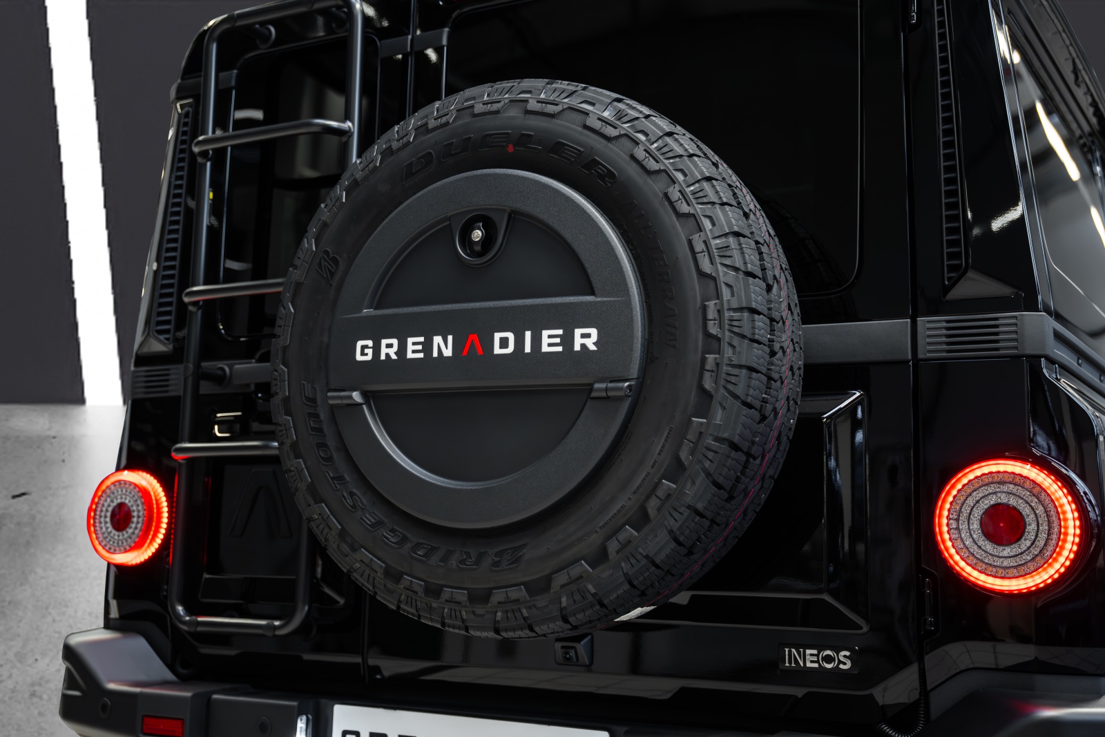 INEOS Grenadier 3.0 Black Edition-image-3