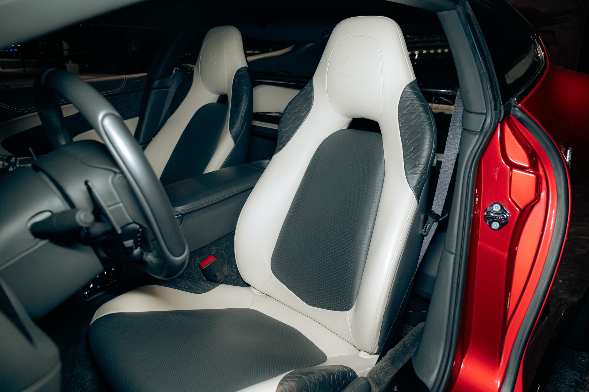 ASTON MARTIN Zagato Shooting Break-image-13