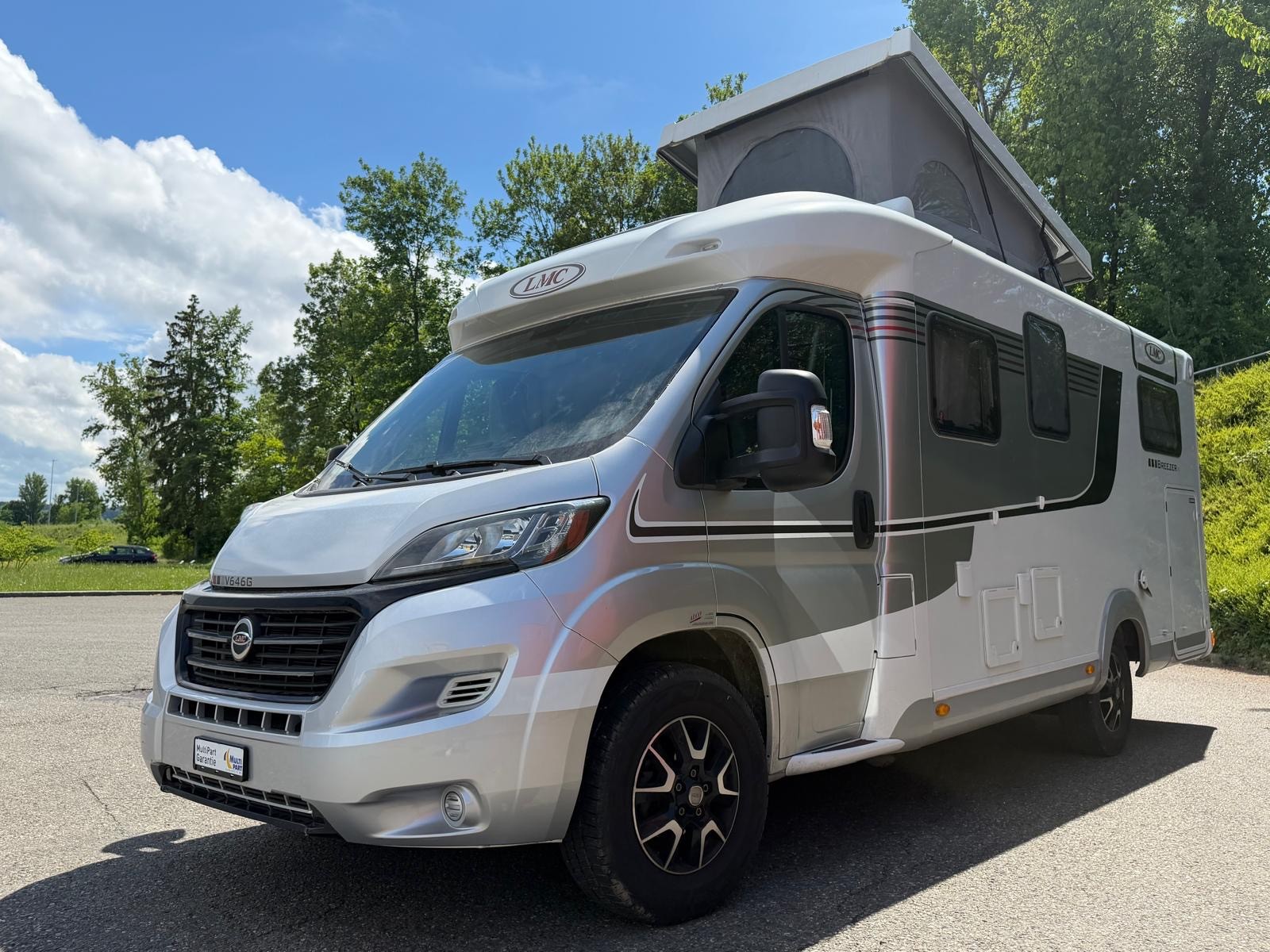 LMC LMC Breezer V646 G – Automat (150 PS) | Längsbetten & Aufstelldach | 4 Personen | Doppel-Garantie-image-2