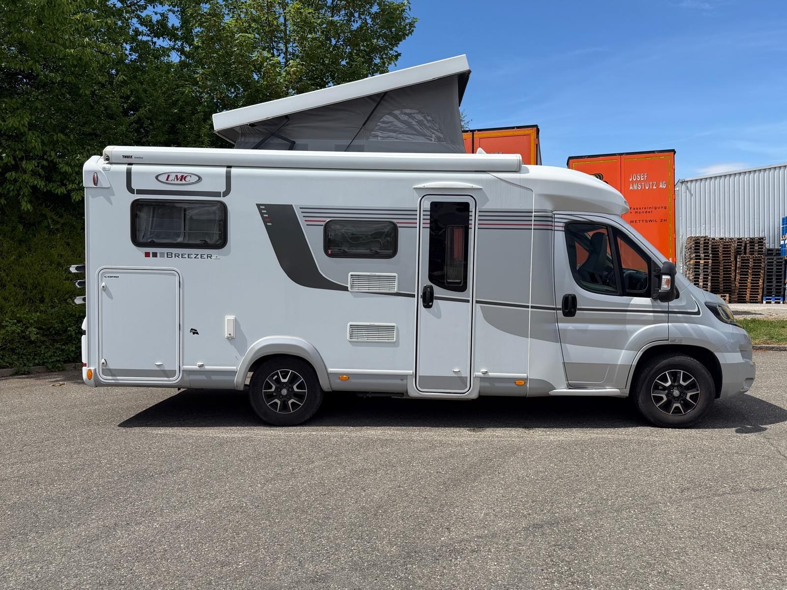 LMC LMC Breezer V646 G – Automat (150 PS) | Längsbetten & Aufstelldach | 4 Personen | Doppel-Garantie-image-7