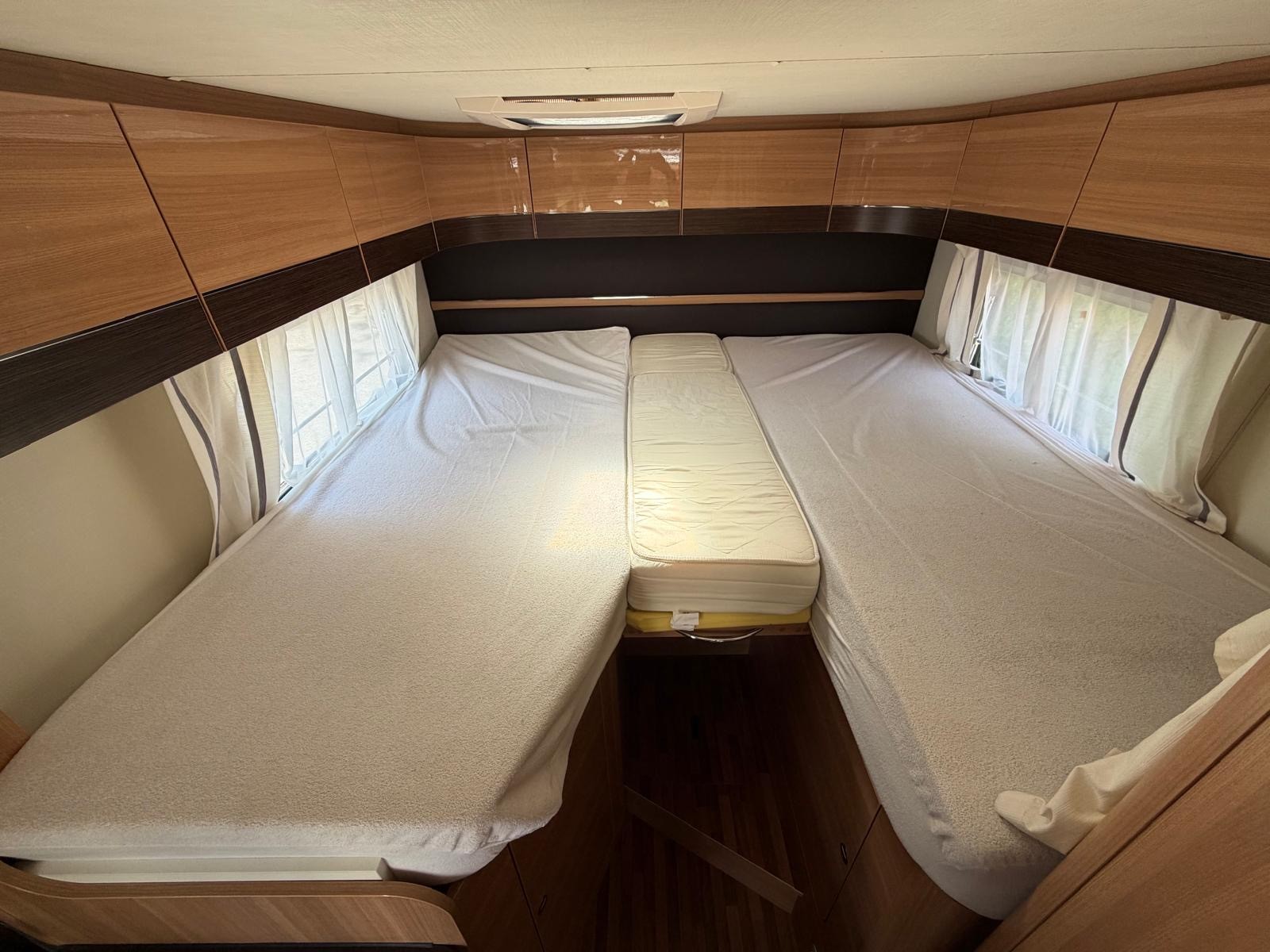 LMC LMC Breezer V646 G – Automat (150 PS) | Längsbetten & Aufstelldach | 4 Personen | Doppel-Garantie-image-25