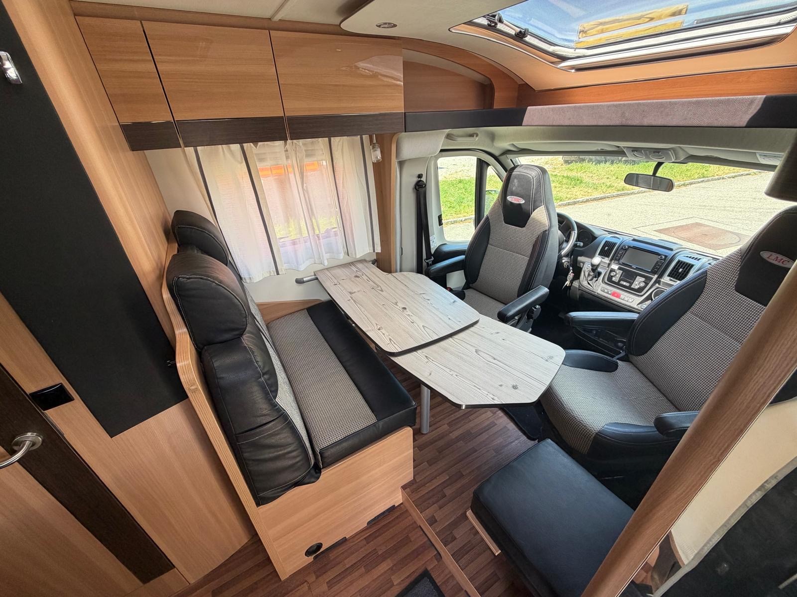 LMC LMC Breezer V646 G – Automat (150 PS) | Längsbetten & Aufstelldach | 4 Personen | Doppel-Garantie-image-10