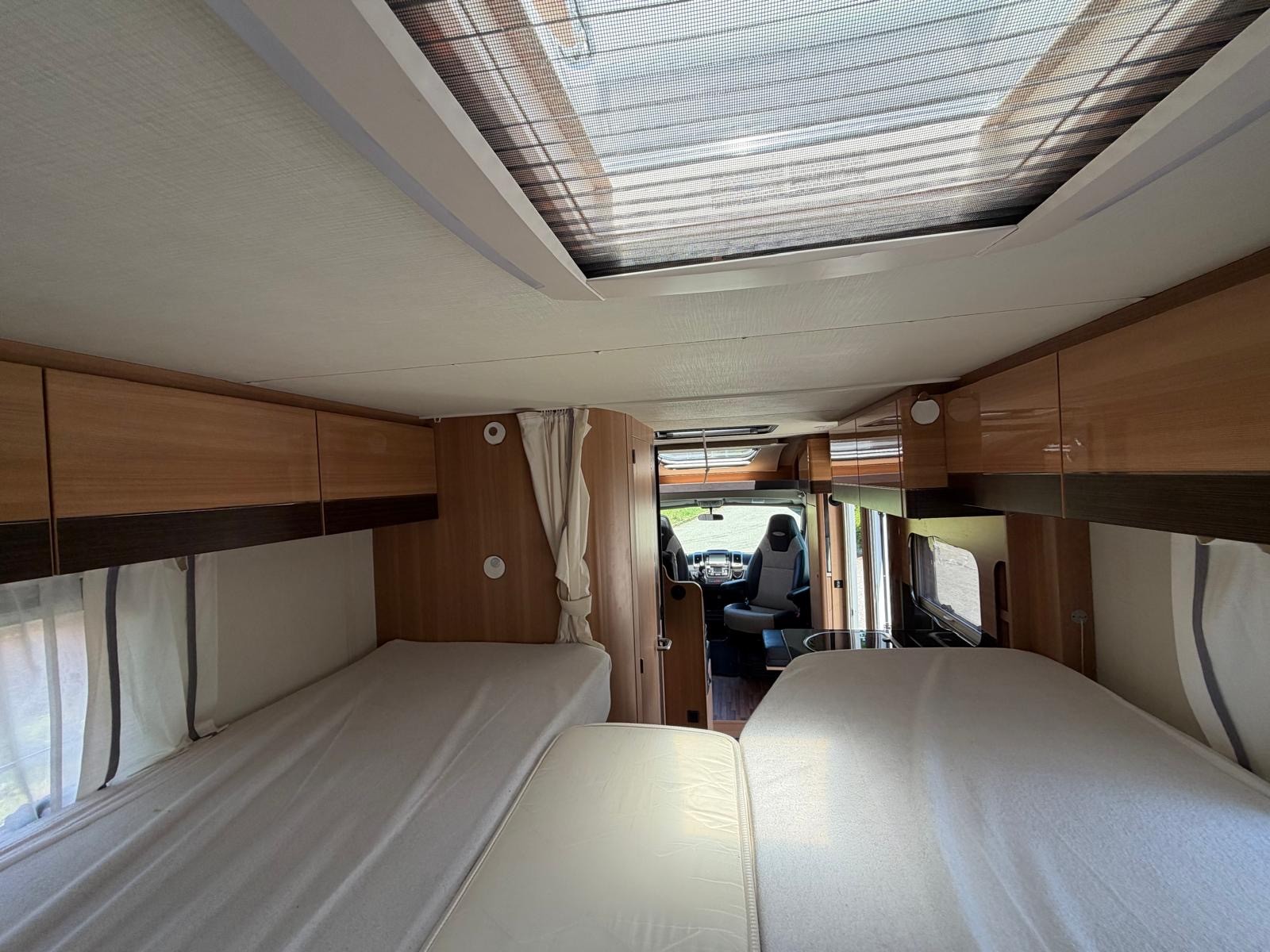 LMC LMC Breezer V646 G – Automat (150 PS) | Längsbetten & Aufstelldach | 4 Personen | Doppel-Garantie-image-26