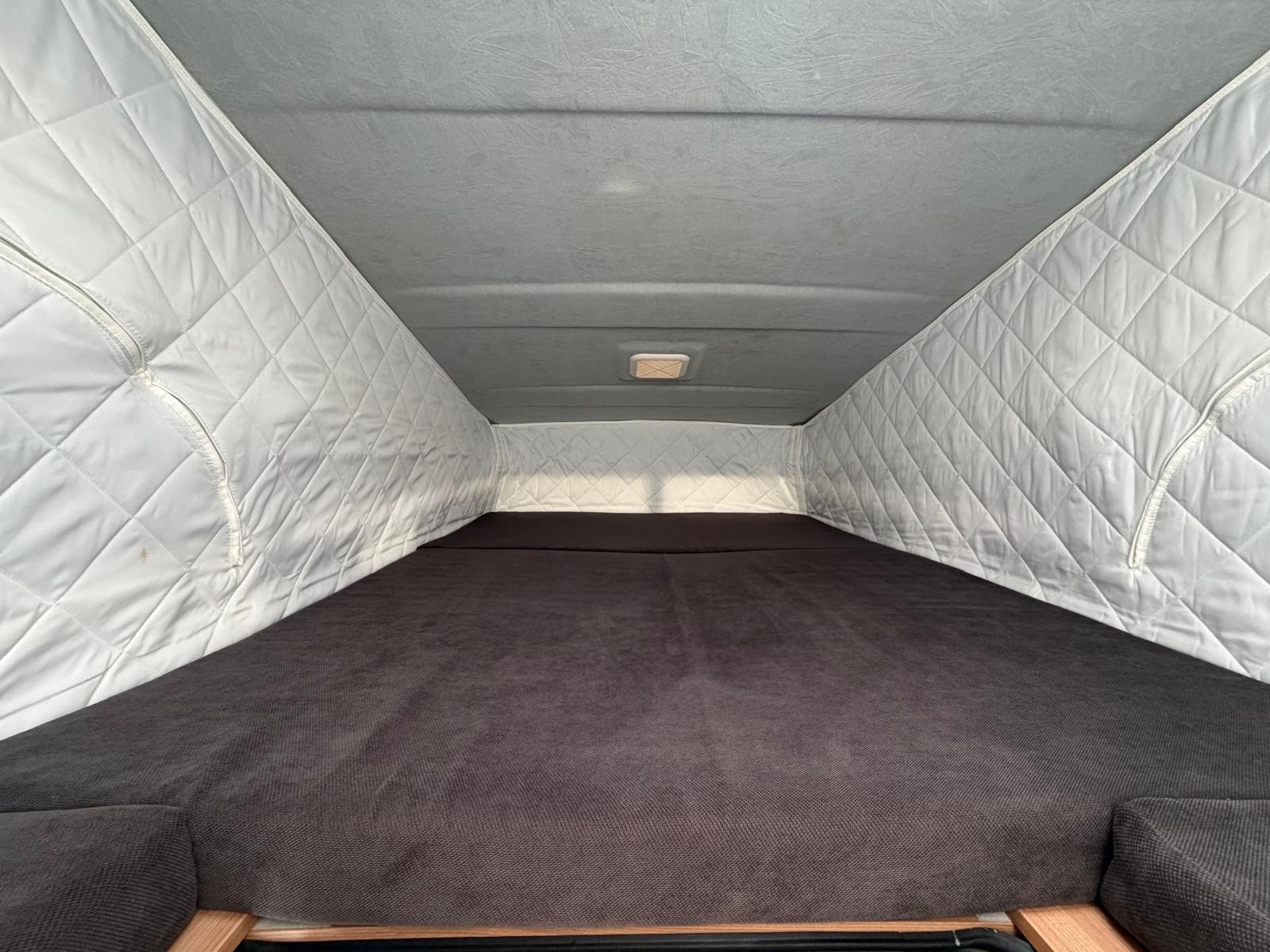LMC LMC Breezer V646 G – Automat (150 PS) | Längsbetten & Aufstelldach | 4 Personen | Doppel-Garantie-image-27