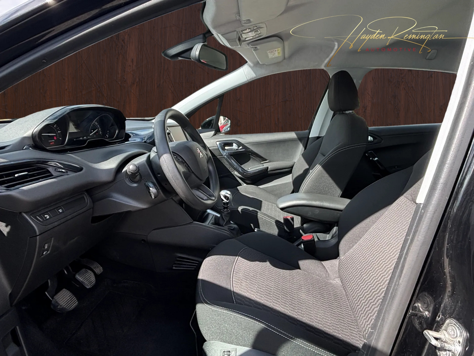 PEUGEOT 208 1.2 PureTech Active-image-5
