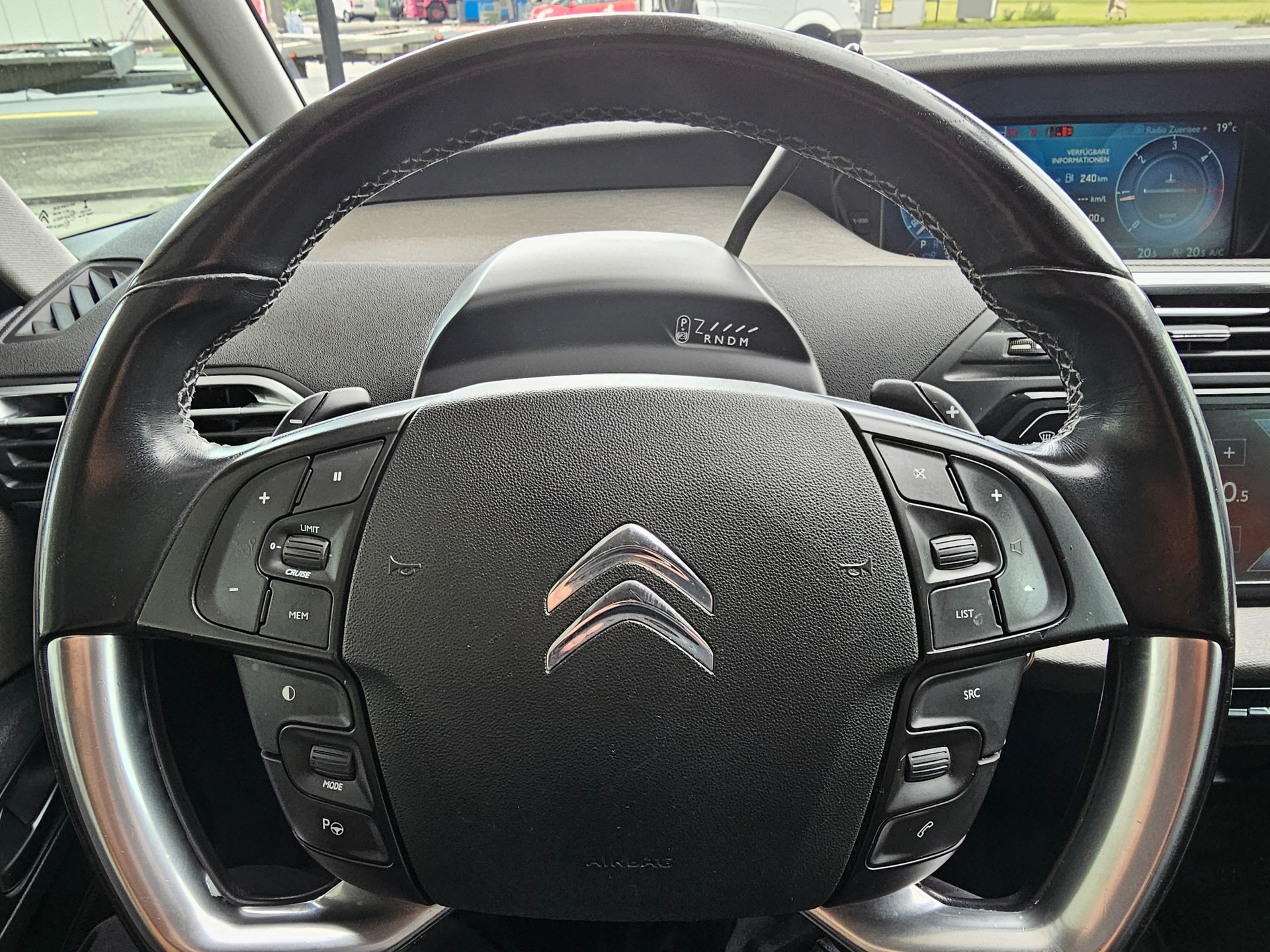 CITROEN Grand C4 Picasso 2.0 BlueHDi Intensive Automatic-image-13