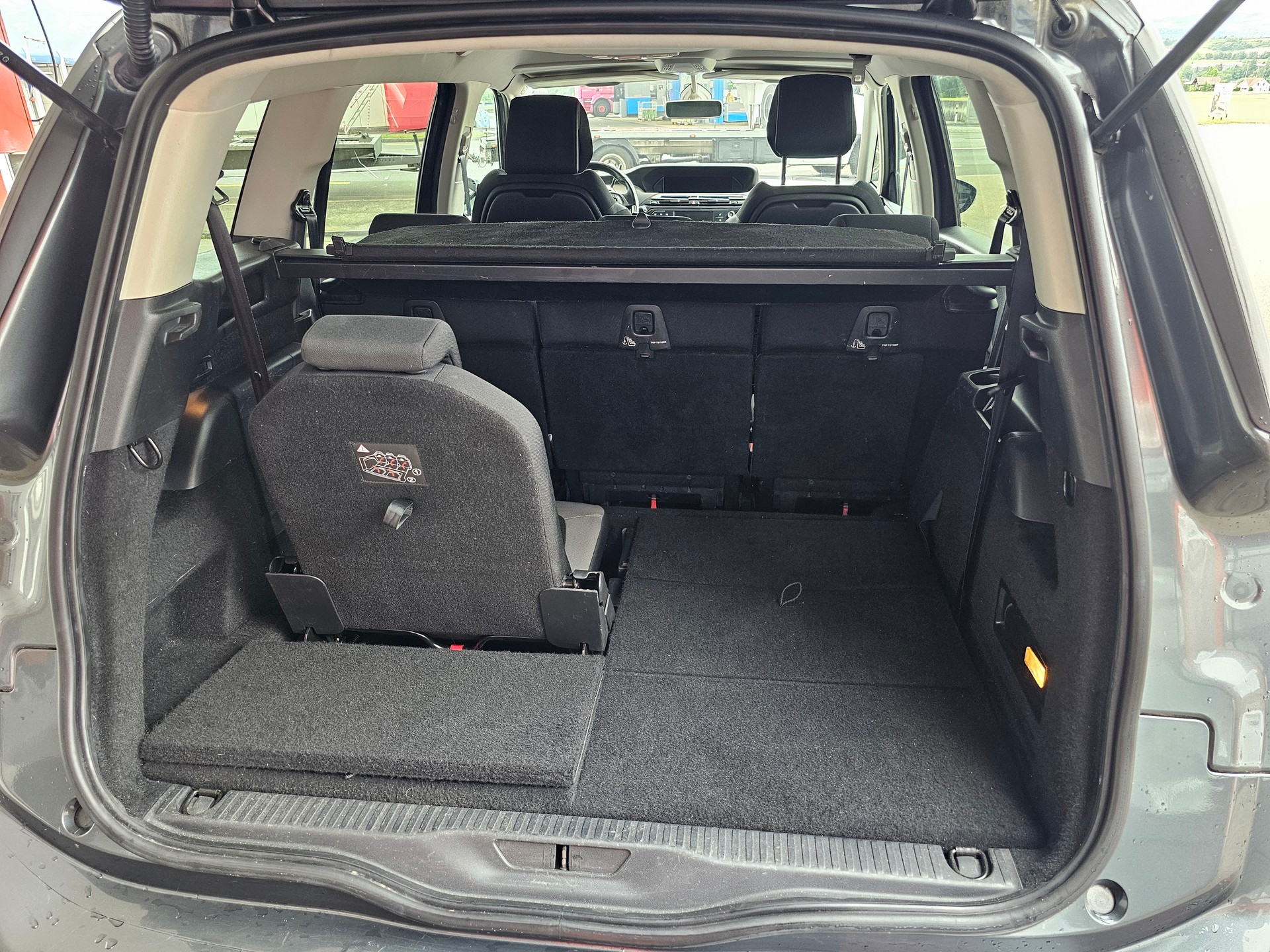 CITROEN Grand C4 Picasso 2.0 BlueHDi Intensive Automatic-image-9