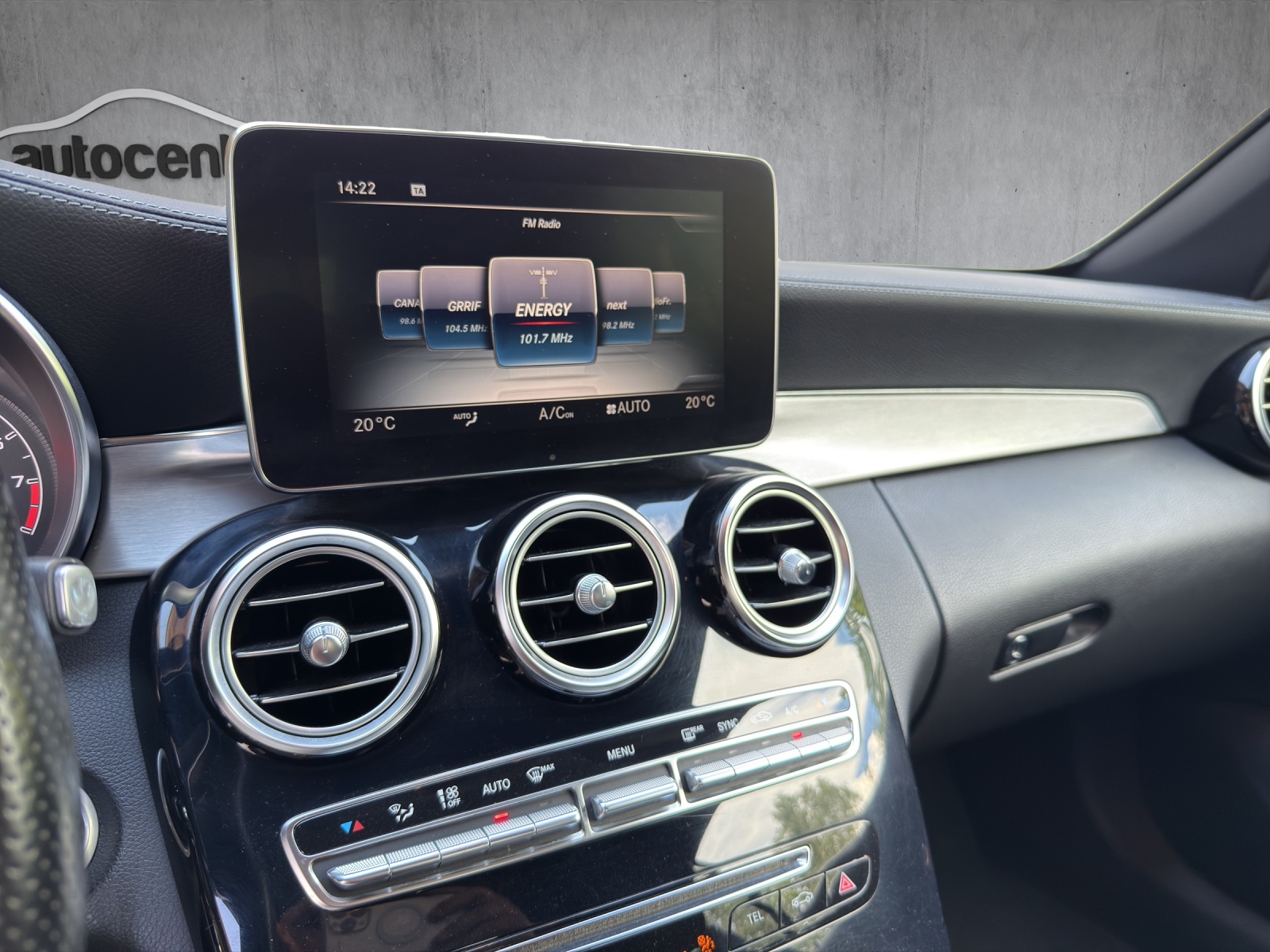 MERCEDES-BENZ C 63 Cabriolet AMG Speedshift-image-10