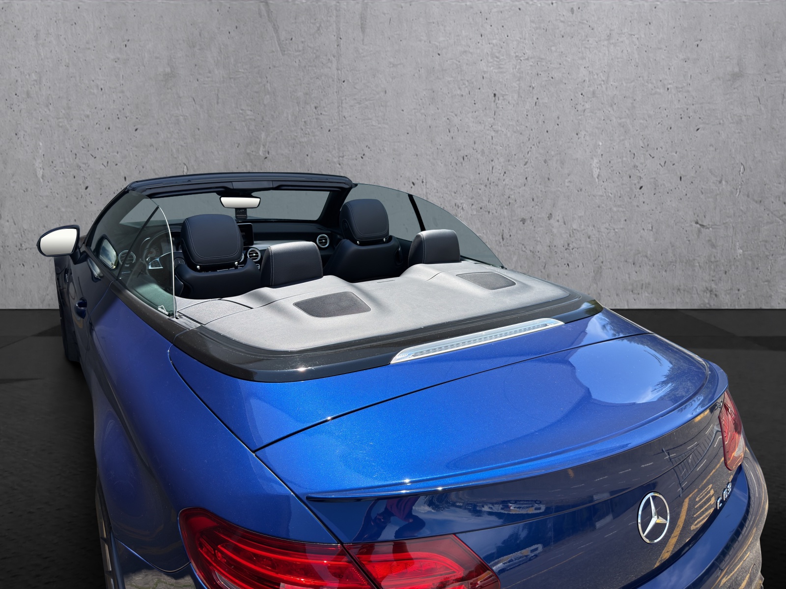 MERCEDES-BENZ C 63 Cabriolet AMG Speedshift-image-14
