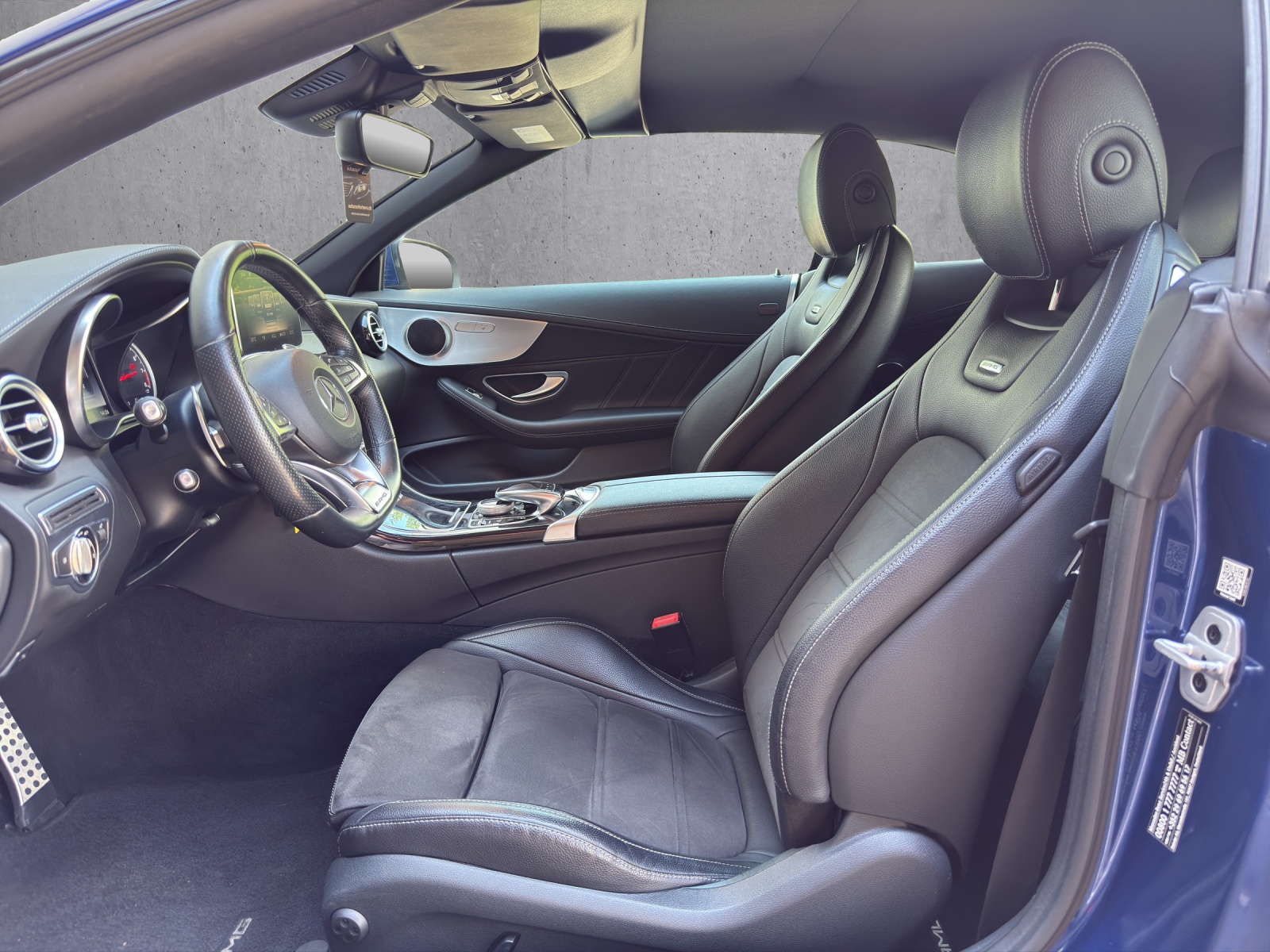 MERCEDES-BENZ C 63 Cabriolet AMG Speedshift-image-8