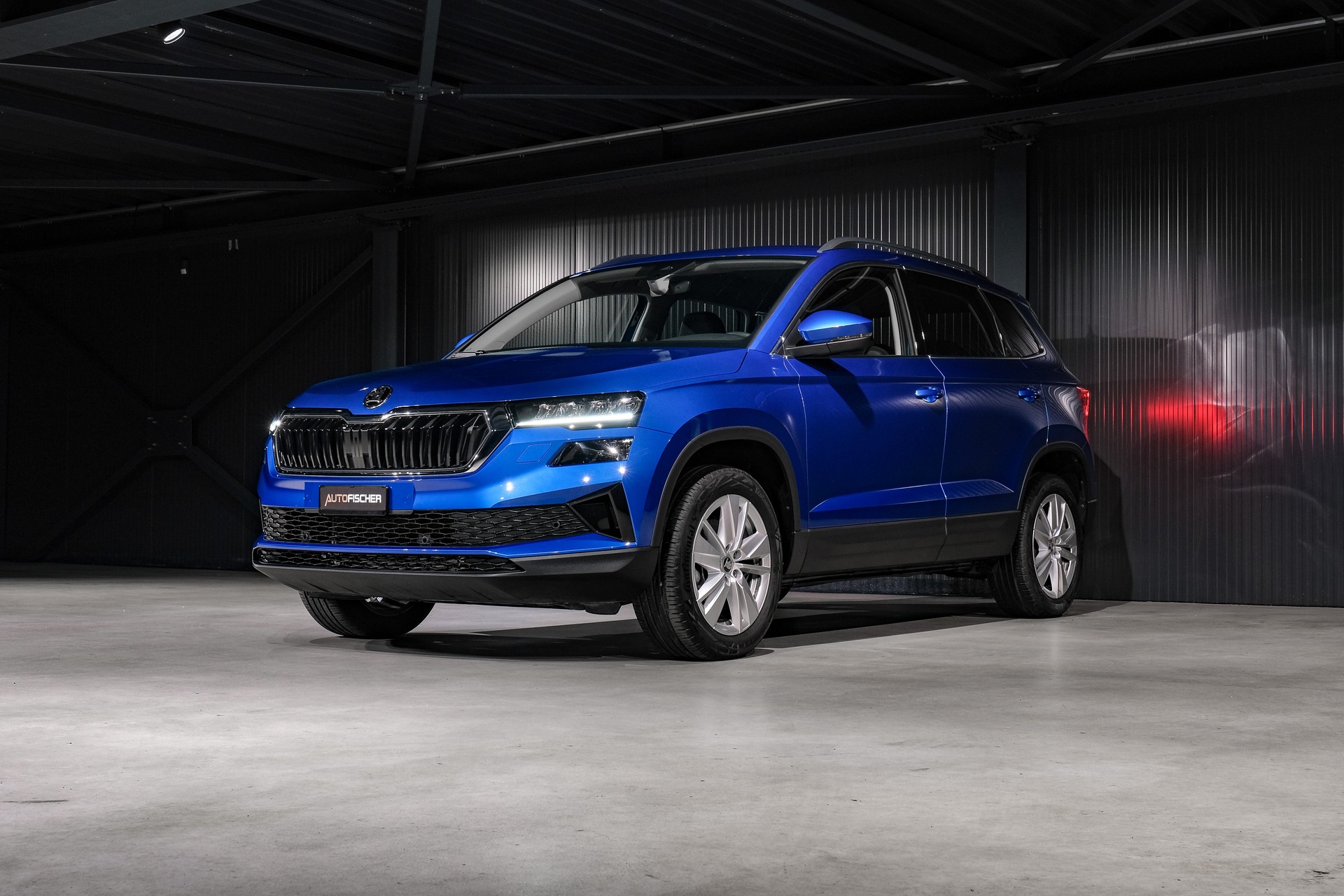 SKODA Karoq 1.5 TSI Top Selection DSG-showroom-element-3