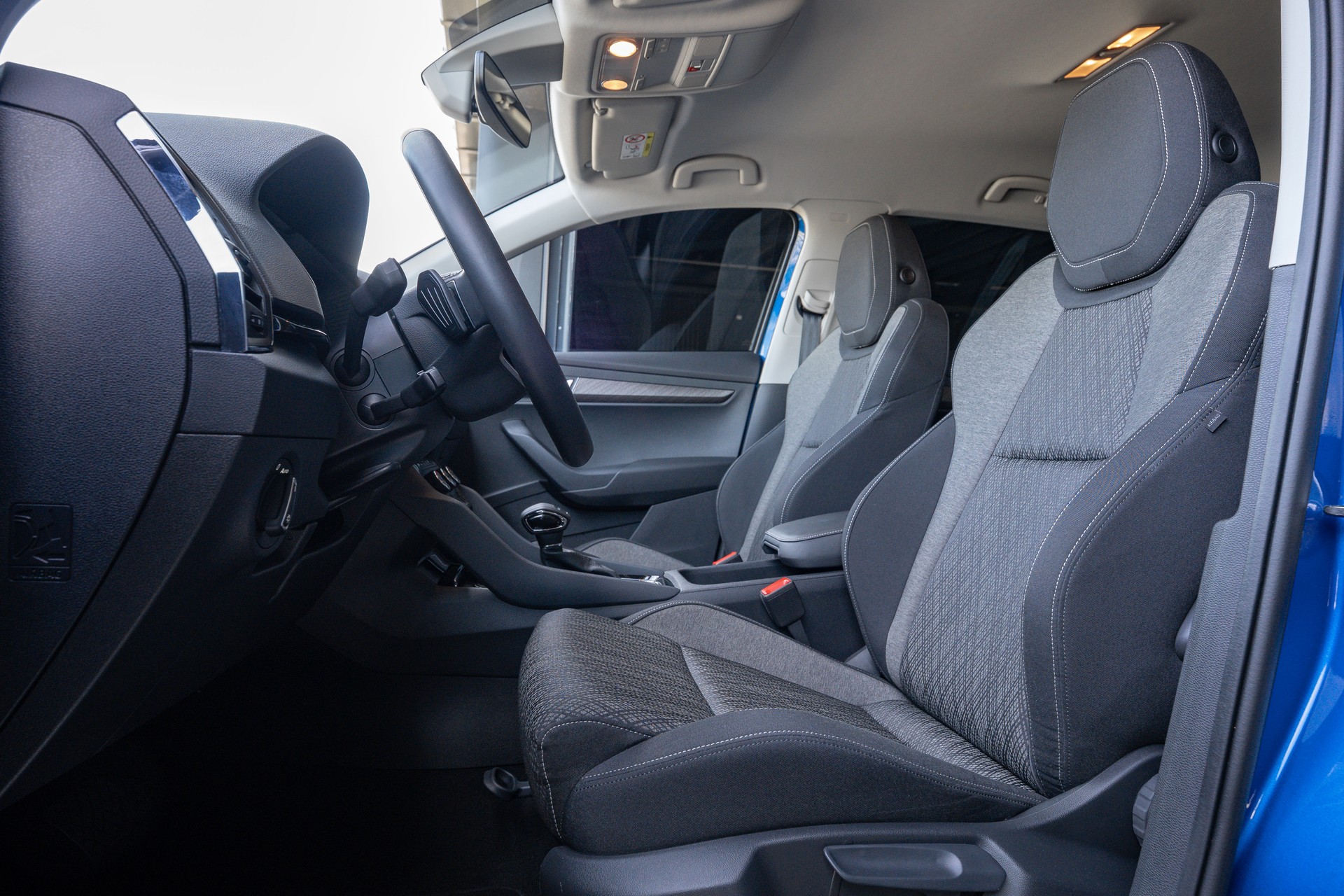 SKODA Karoq 1.5 TSI Top Selection DSG-image-8