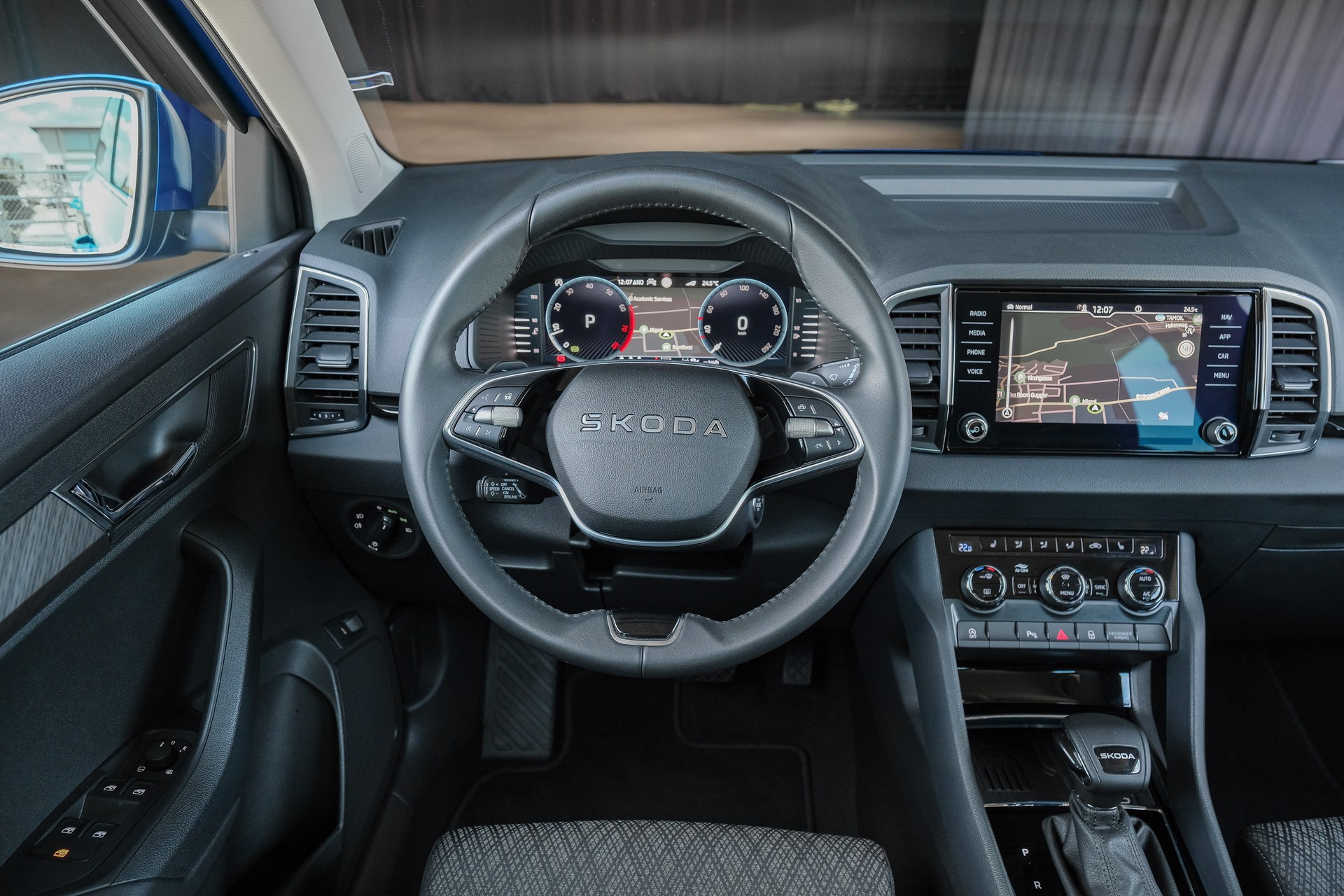 SKODA Karoq 1.5 TSI Top Selection DSG-image-14