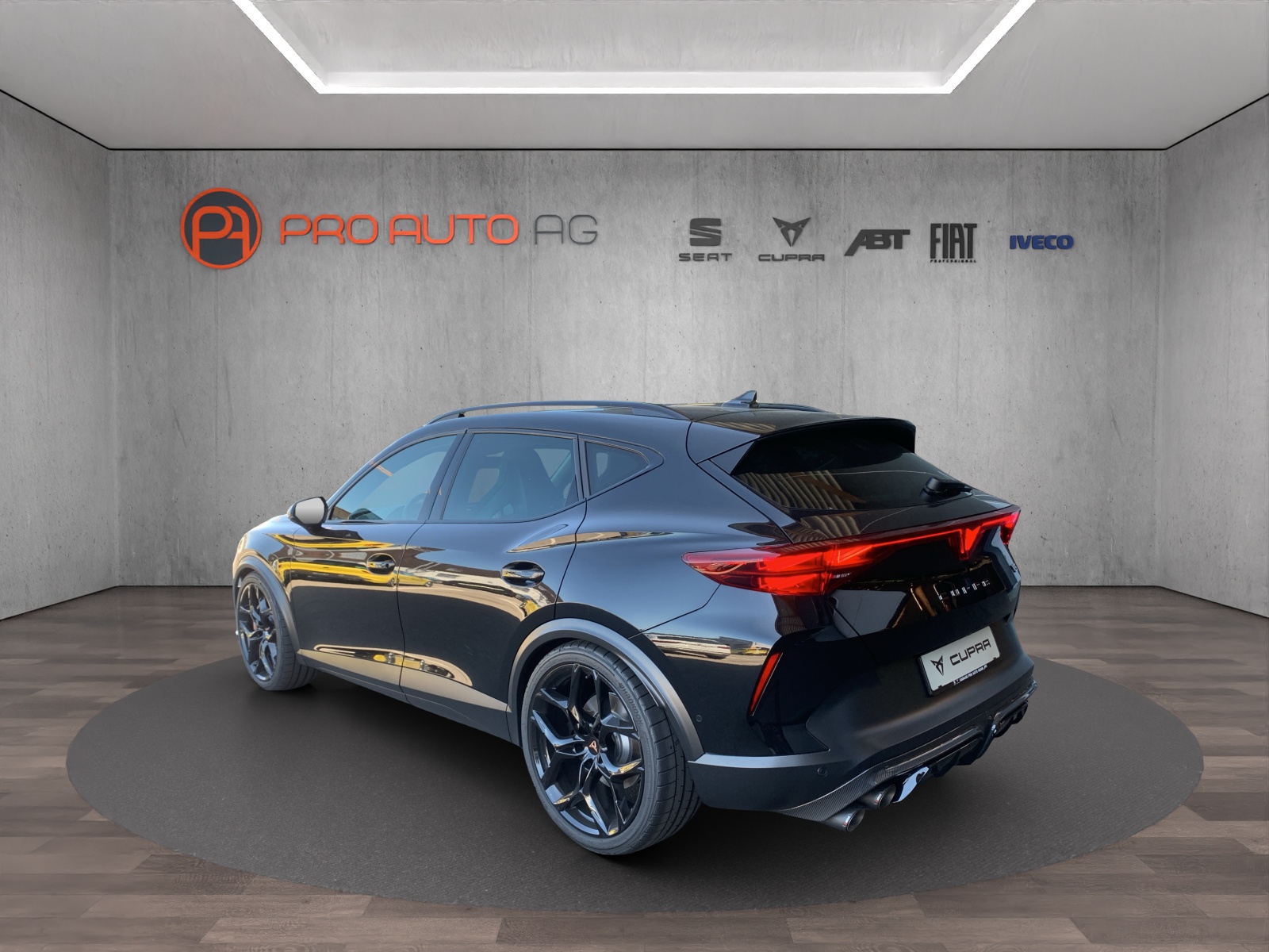 CUPRA Formentor 2.5TSI VZ5 Prime Edition 4Drive BLACK PACK DSG AKRAPOVIC Edition-image-2