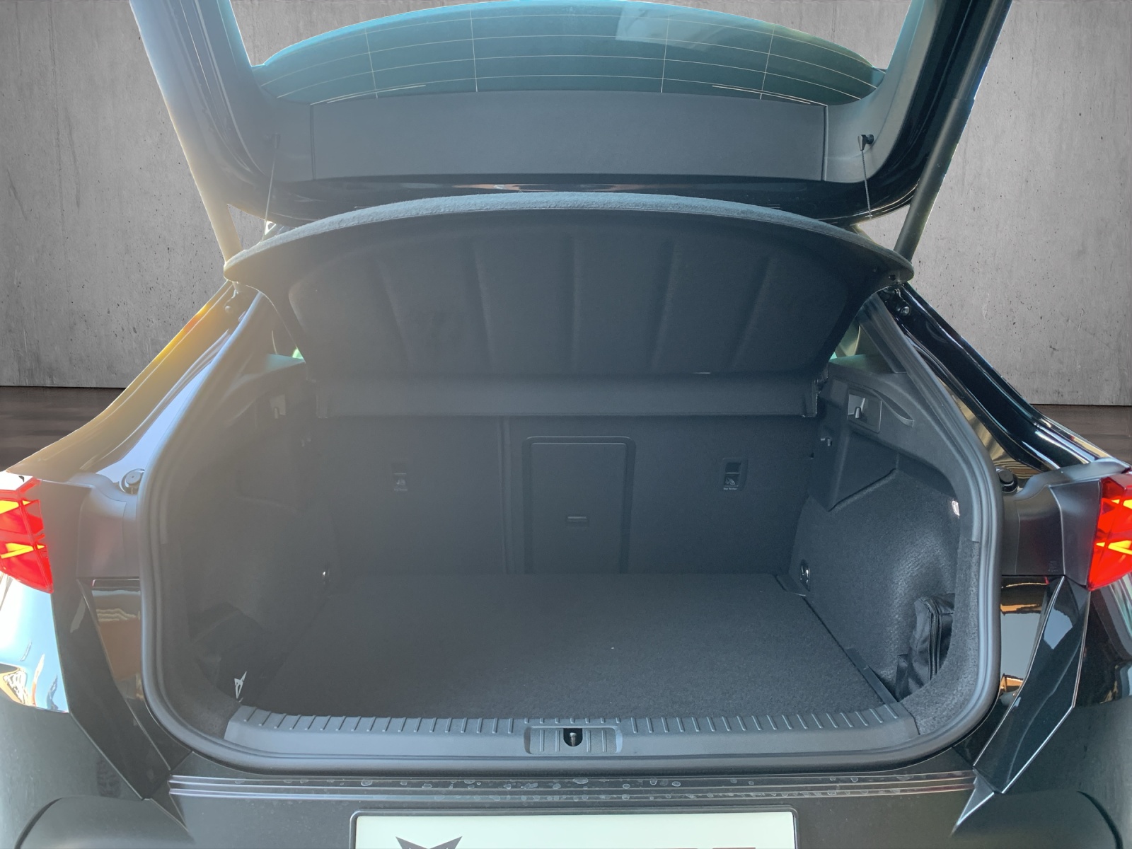 CUPRA Formentor 2.5TSI VZ5 Prime Edition 4Drive BLACK PACK DSG AKRAPOVIC Edition-image-17